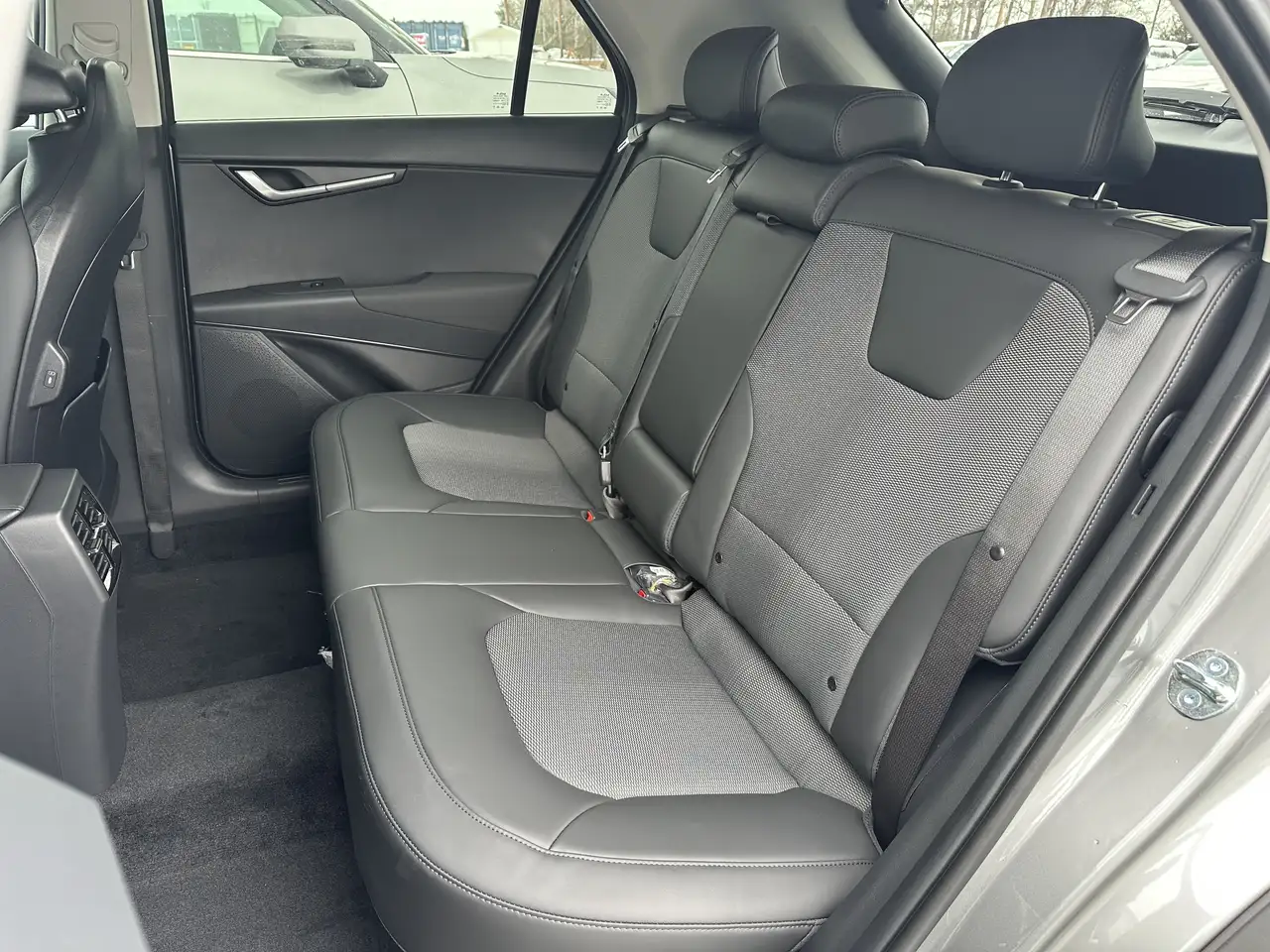 Kia Niro снимка Kia Niro