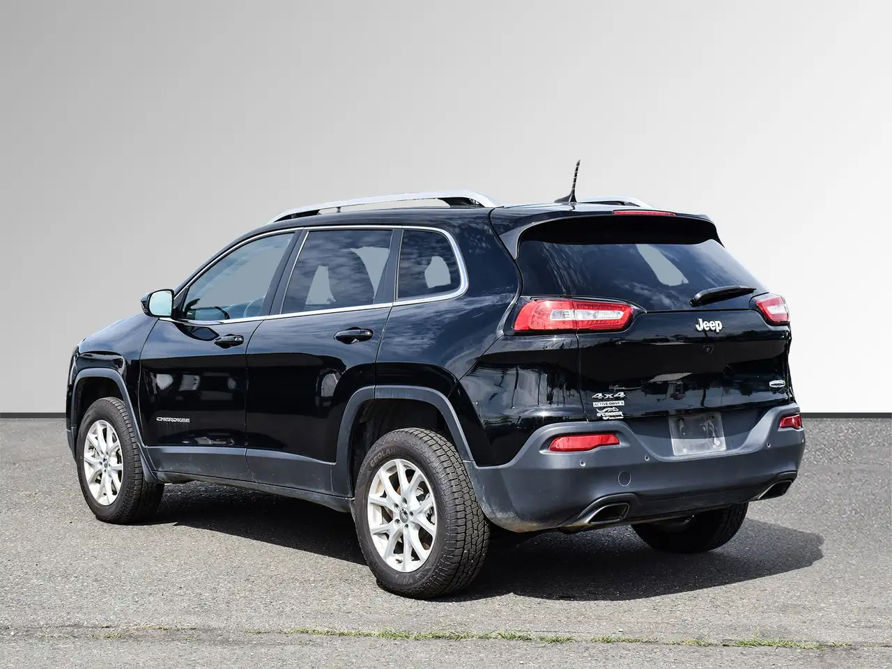 Jeep Cherokee photo Jeep Cherokee