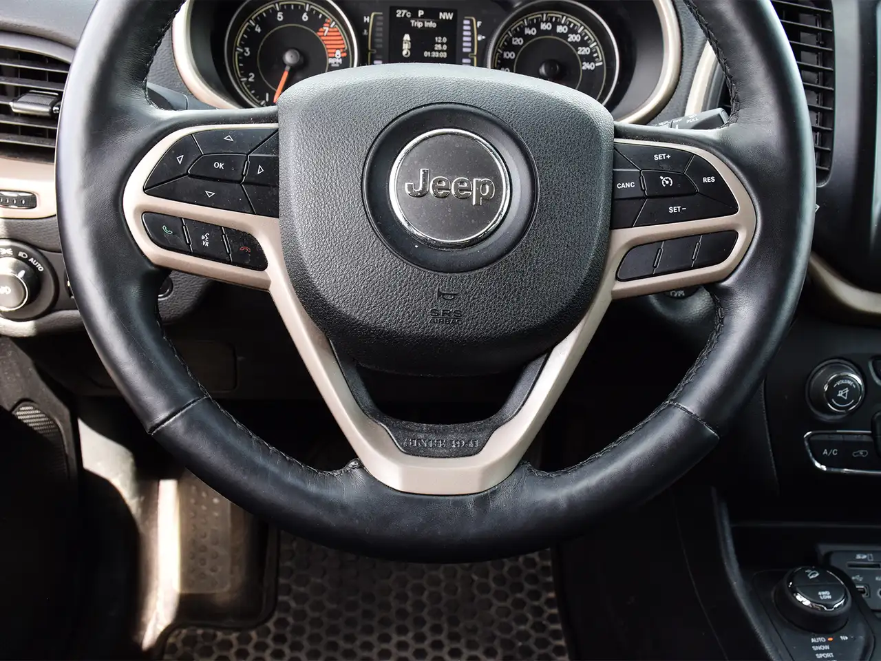 Jeep Cherokee photo Jeep Cherokee