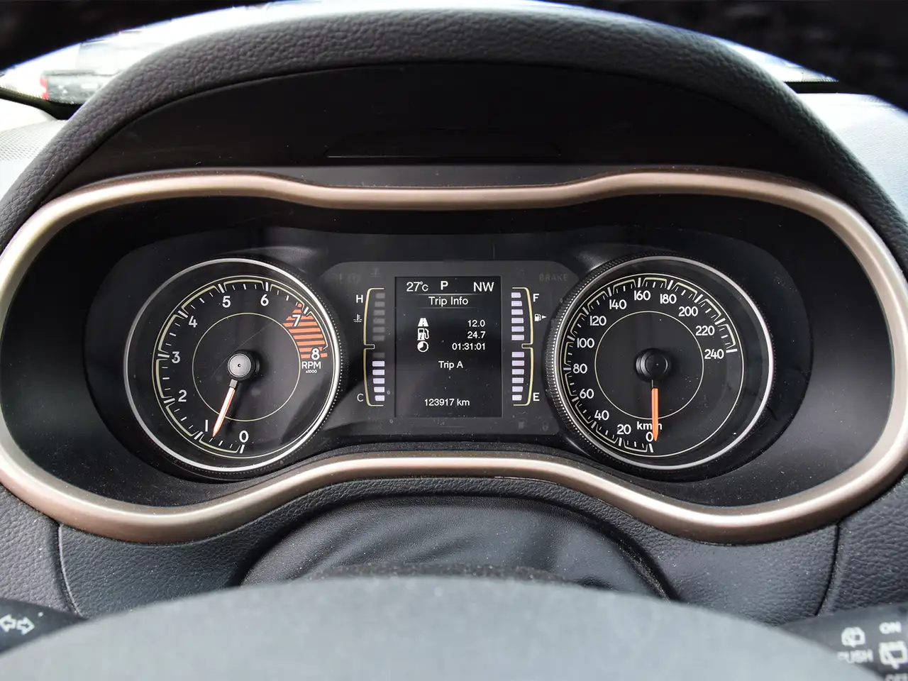Jeep Cherokee photo Jeep Cherokee
