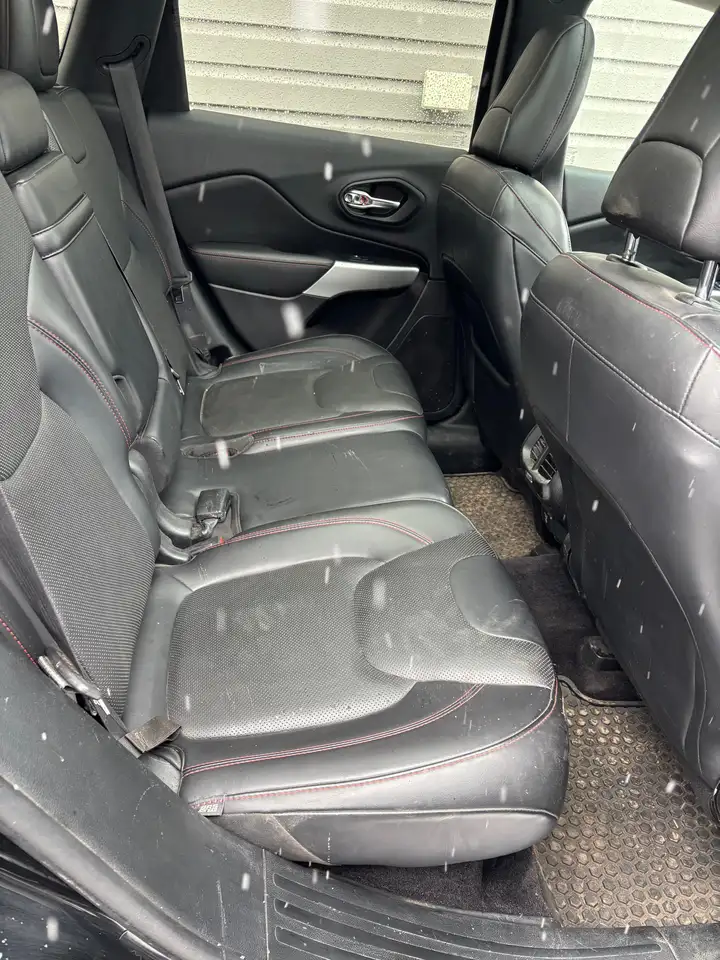 Jeep Cherokee photo Jeep Cherokee