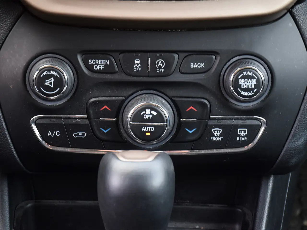 Jeep Cherokee photo Jeep Cherokee