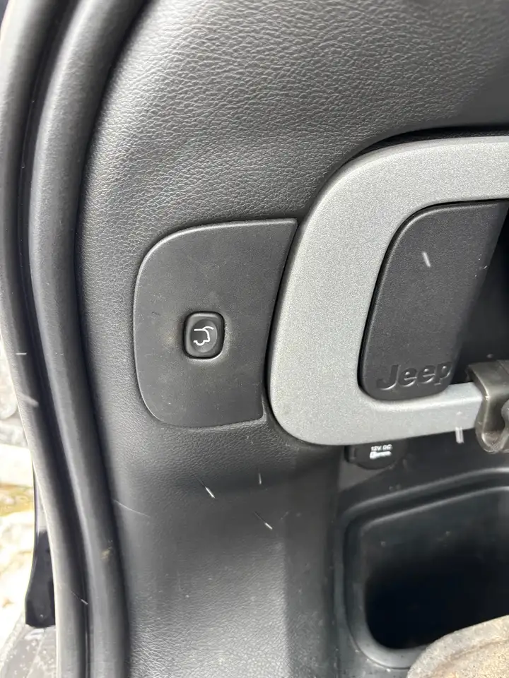 Jeep Cherokee photo Jeep Cherokee