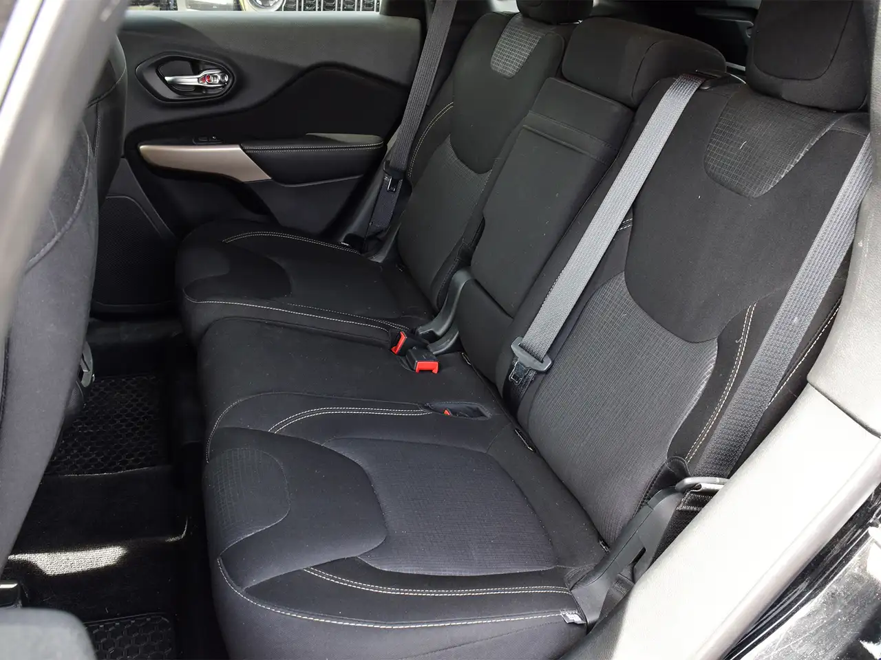 Jeep Cherokee photo Jeep Cherokee