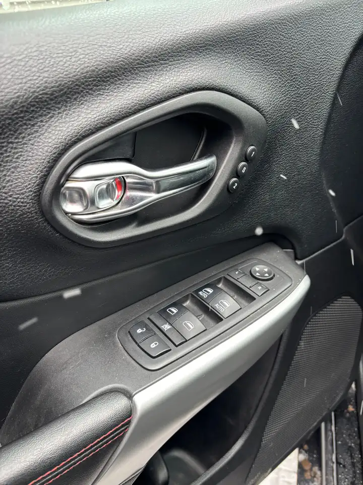 Jeep Cherokee photo Jeep Cherokee