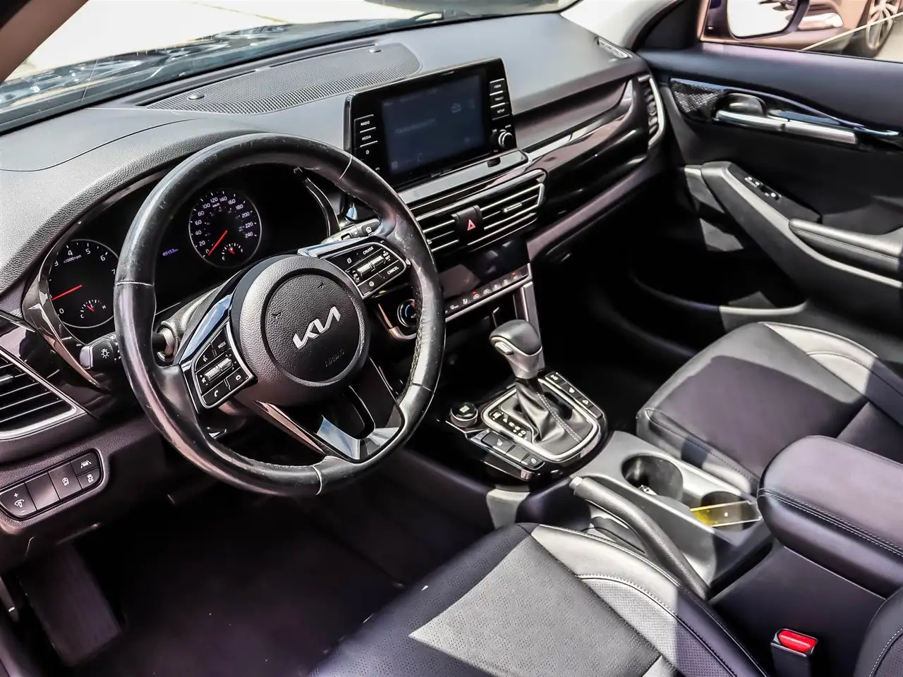 Kia Seltos photo Kia Seltos