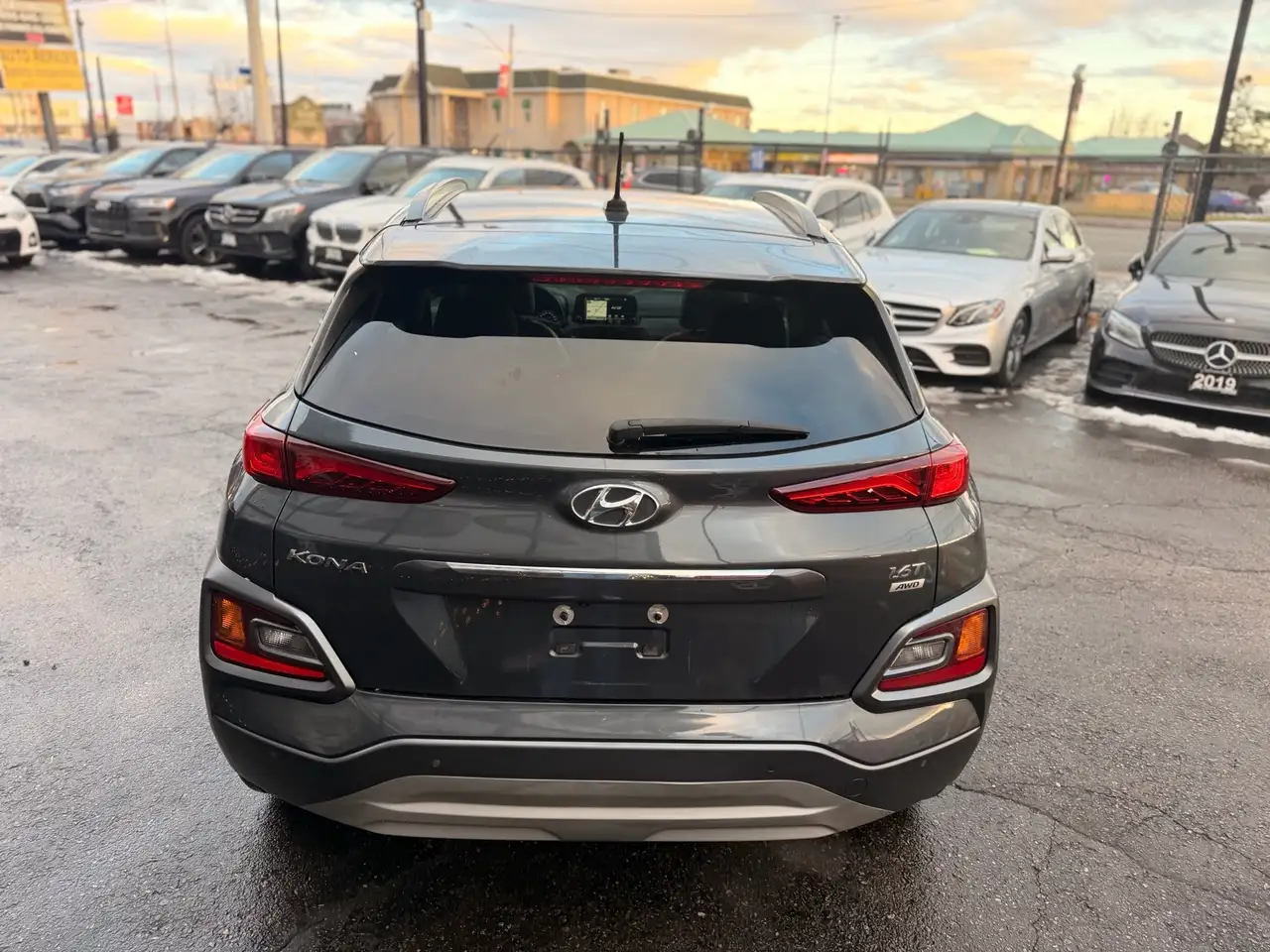 Hyundai KONA снимка Hyundai KONA