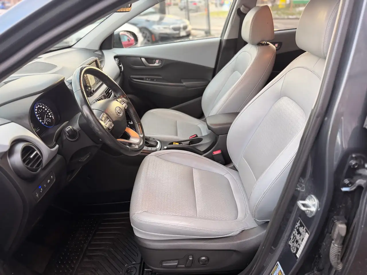 Hyundai KONA снимка Hyundai KONA