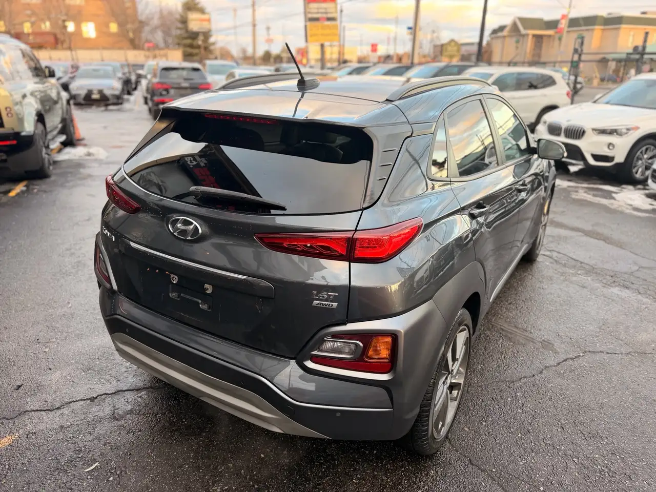 Hyundai KONA снимка Hyundai KONA