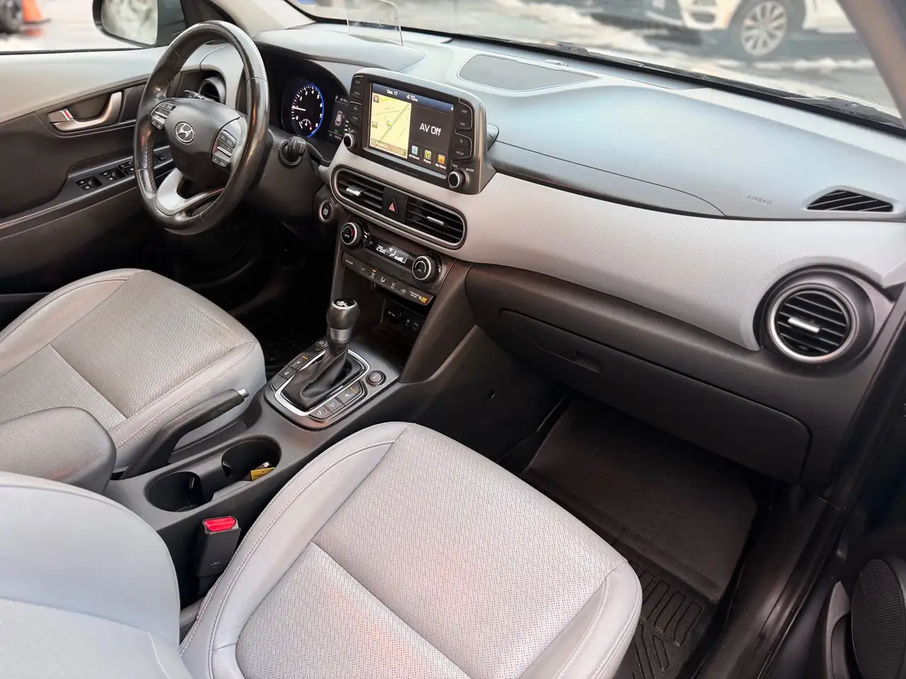 Hyundai KONA снимка Hyundai KONA