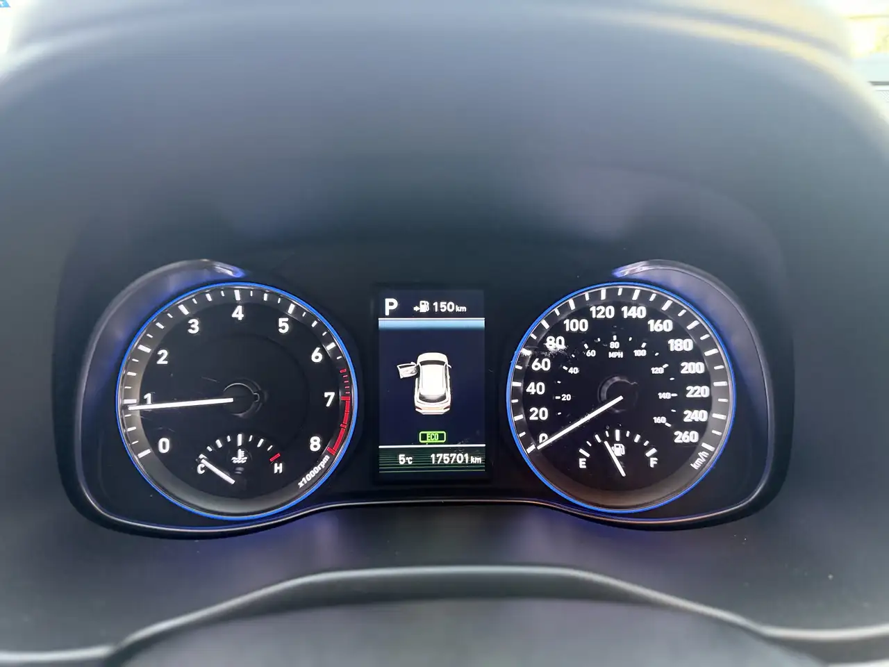 Hyundai KONA снимка Hyundai KONA