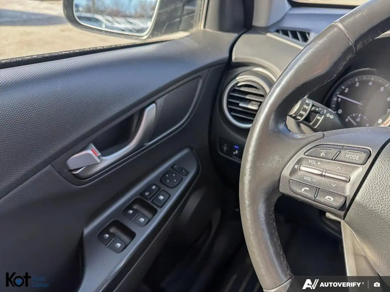 Hyundai KONA снимка Hyundai KONA