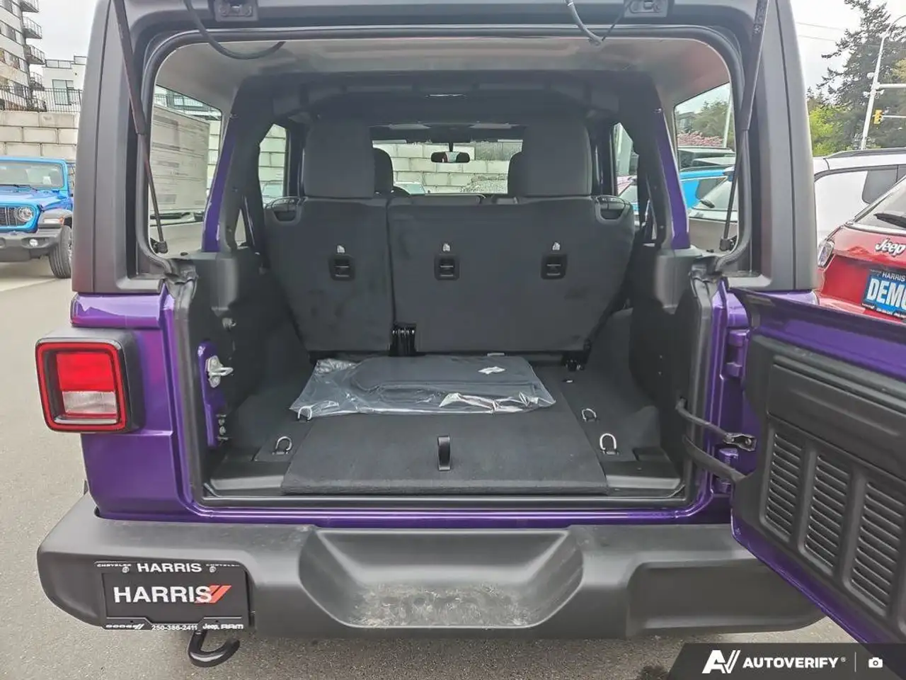 Jeep Wrangler снимка Jeep Wrangler