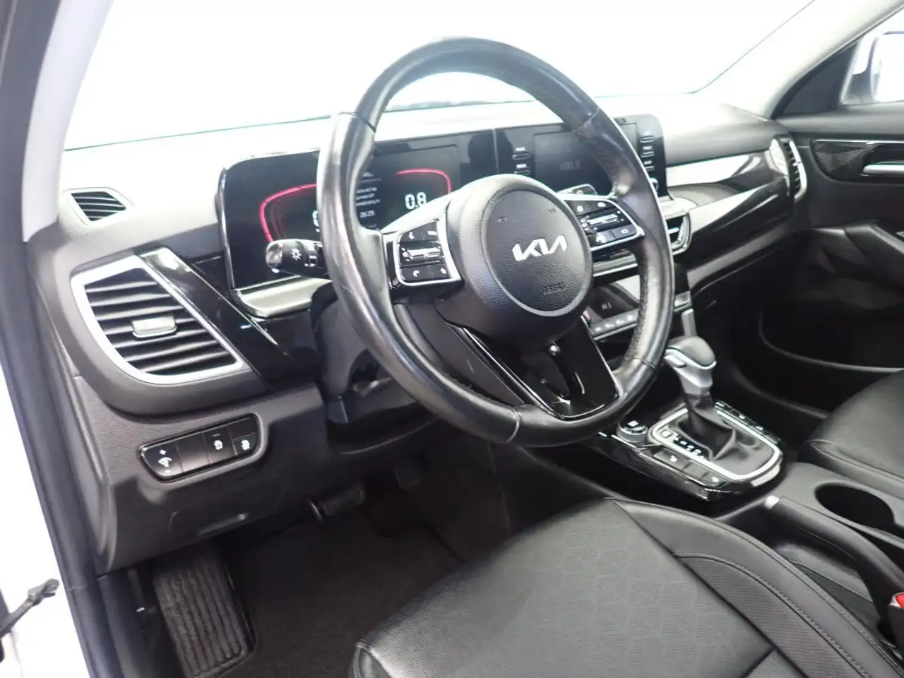 Kia Seltos photo Kia Seltos