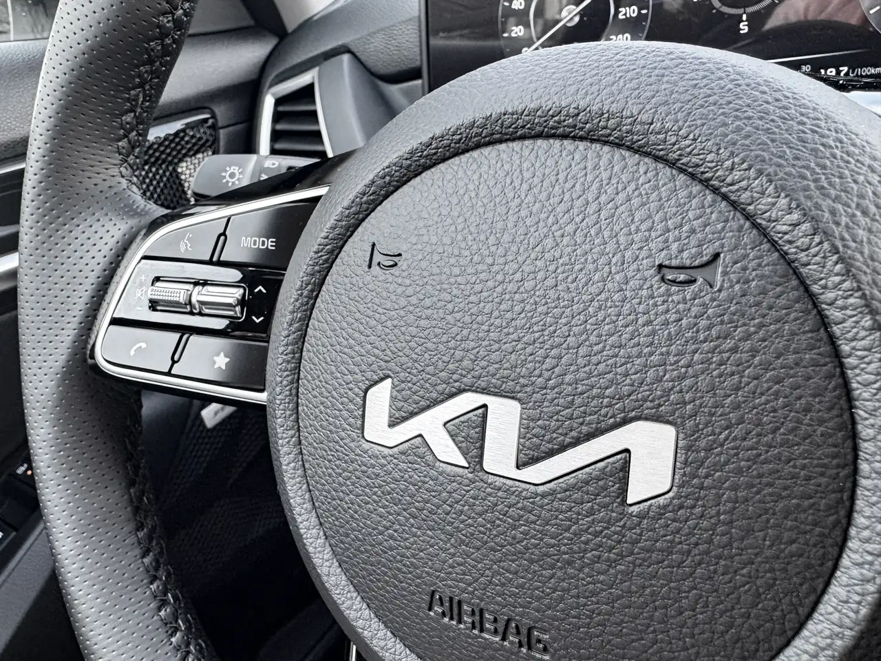 Kia Seltos снимка Kia Seltos