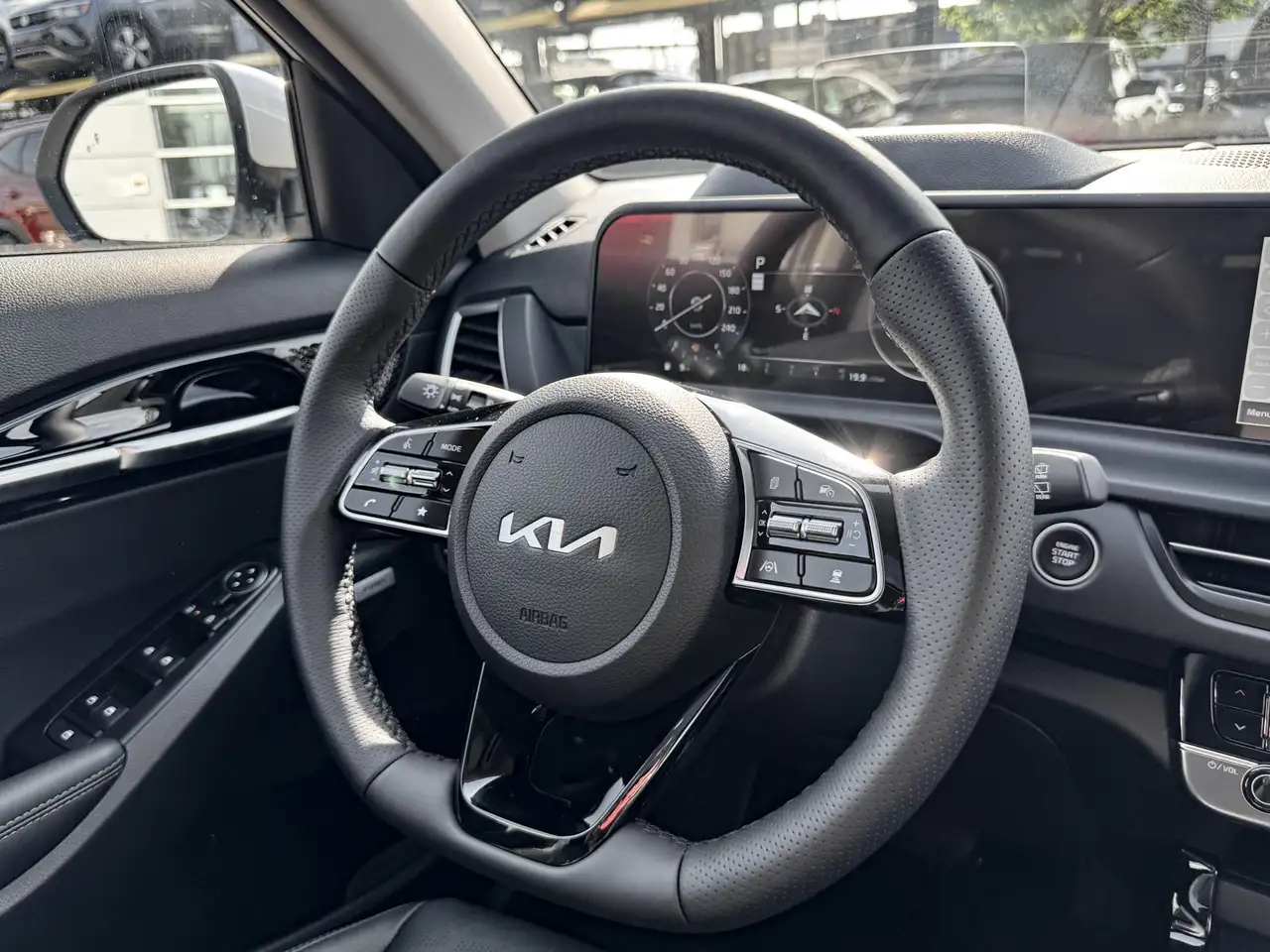Kia Seltos снимка Kia Seltos