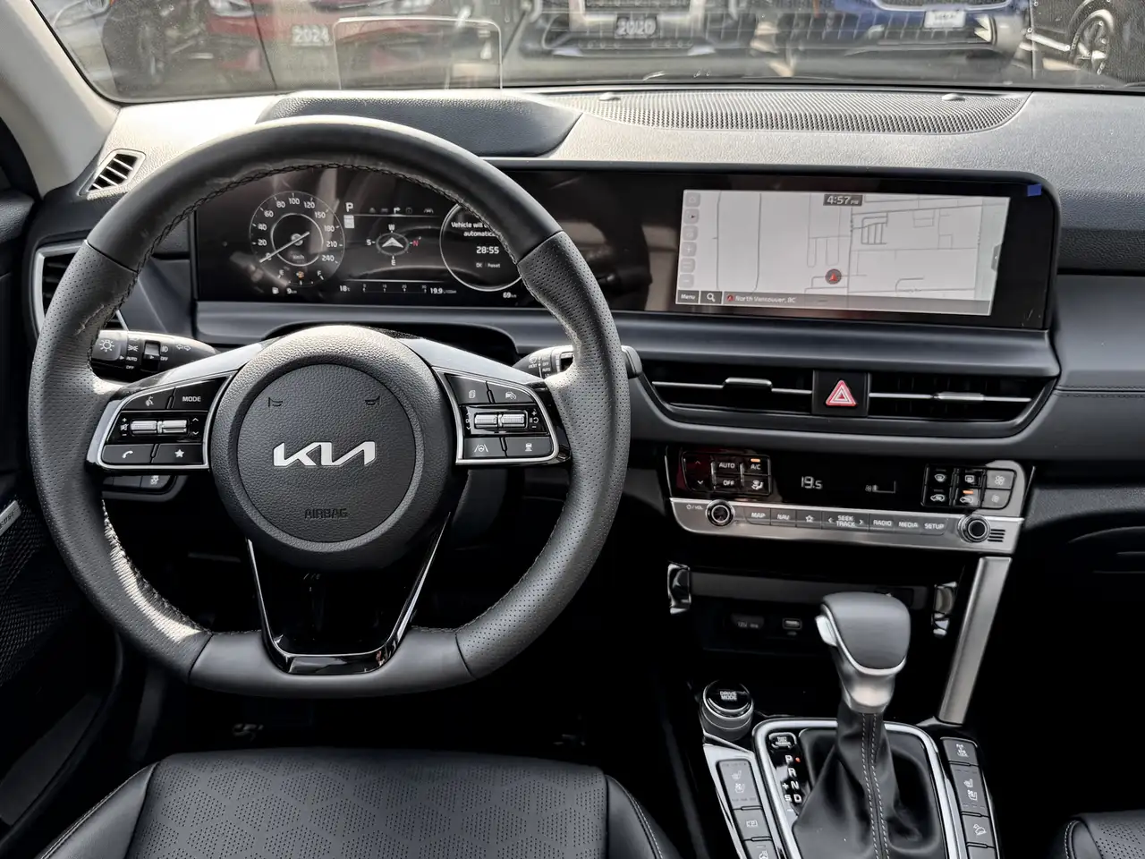 Kia Seltos снимка Kia Seltos