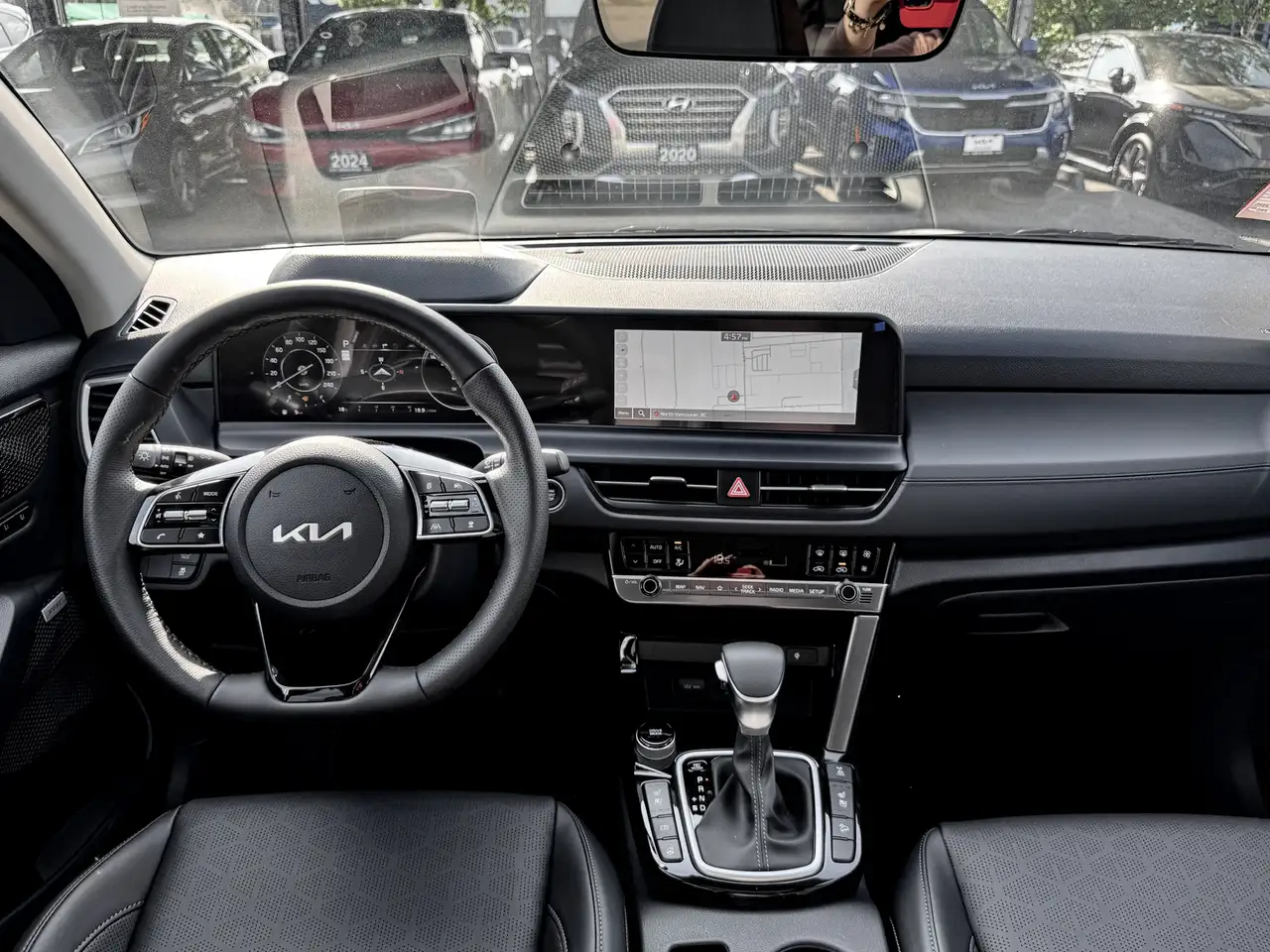 Kia Seltos снимка Kia Seltos