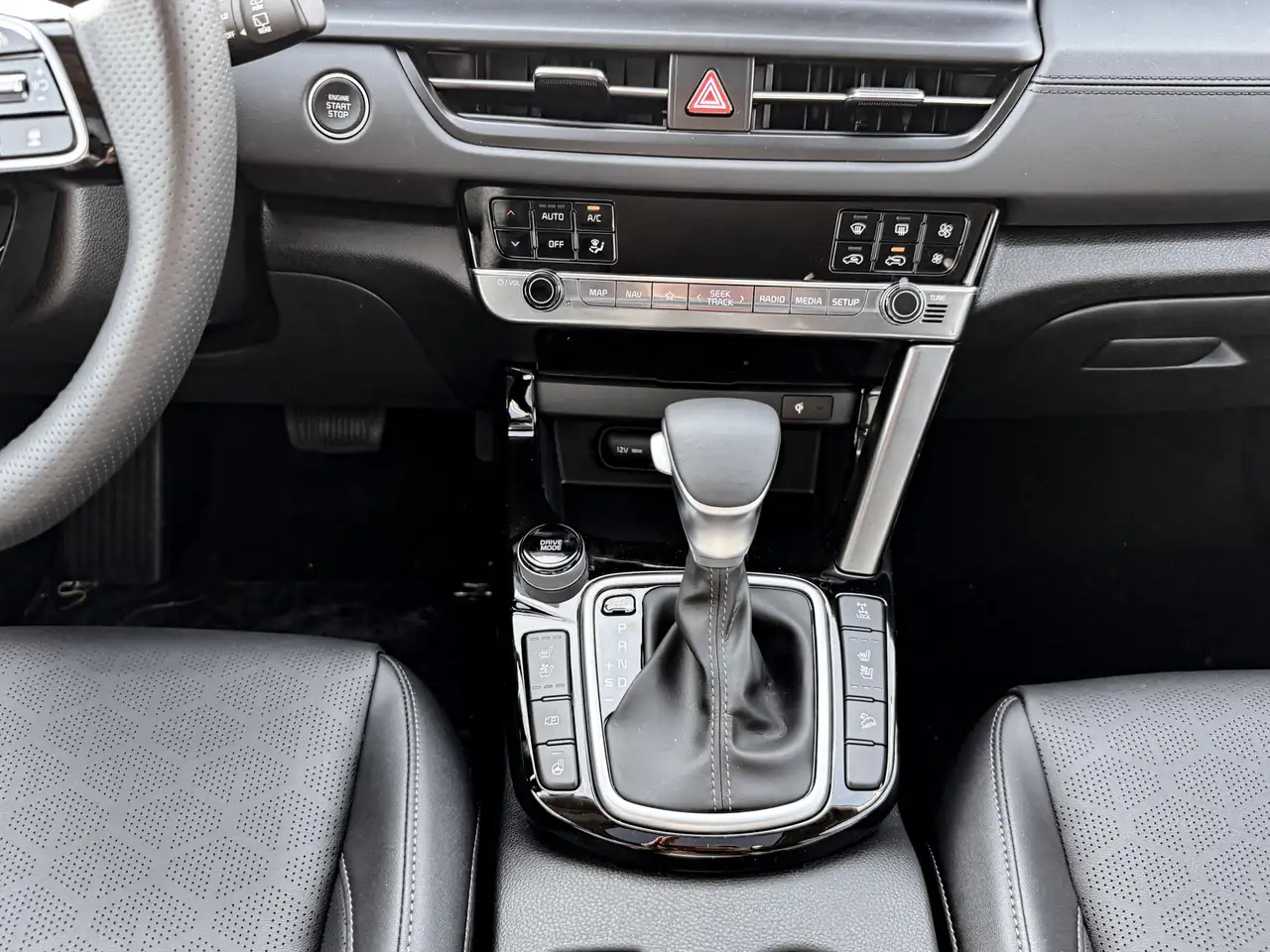Kia Seltos снимка Kia Seltos