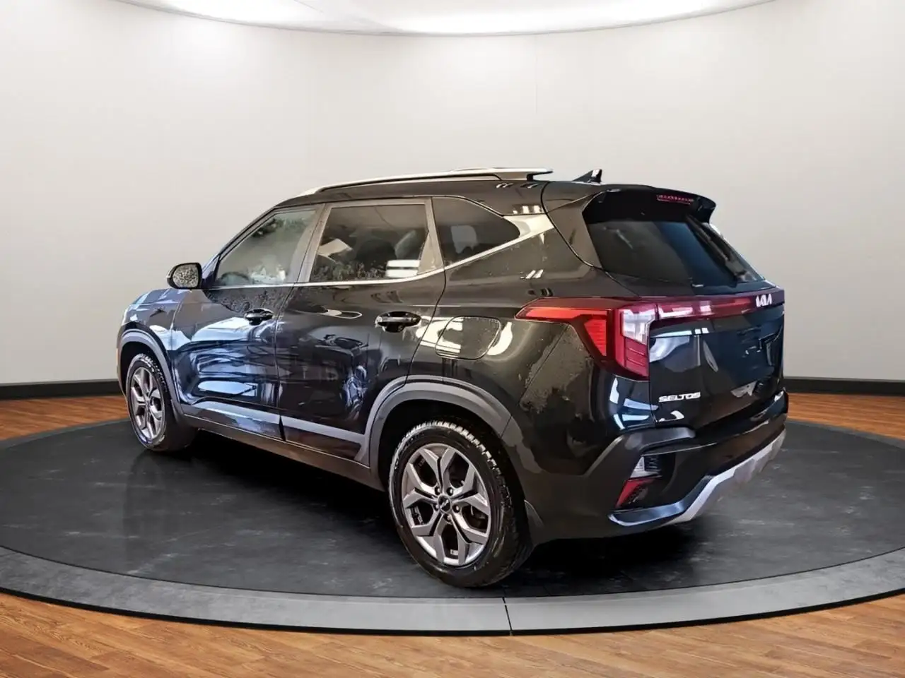 Kia Seltos снимка Kia Seltos