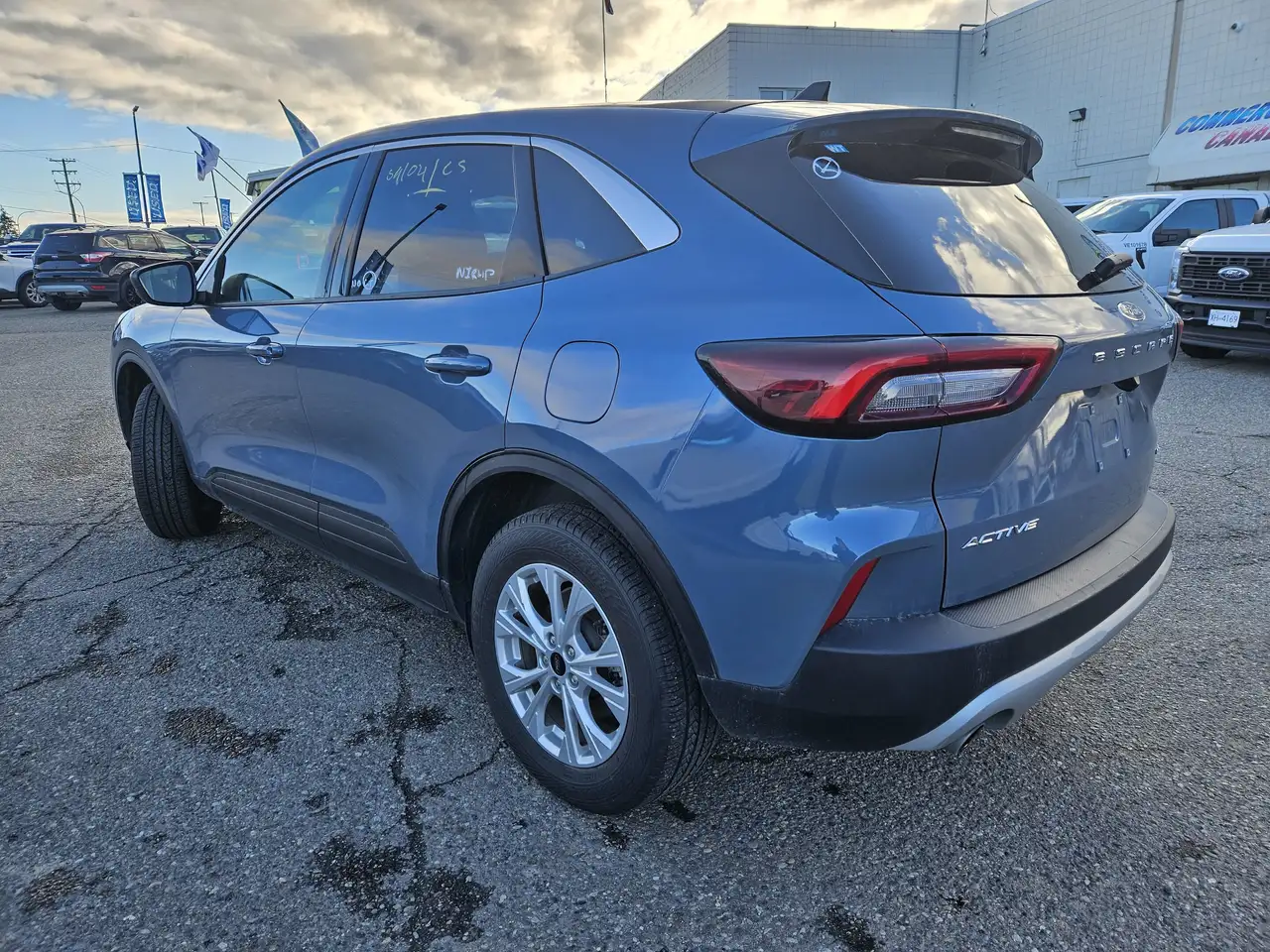 Ford Escape снимка Ford Escape