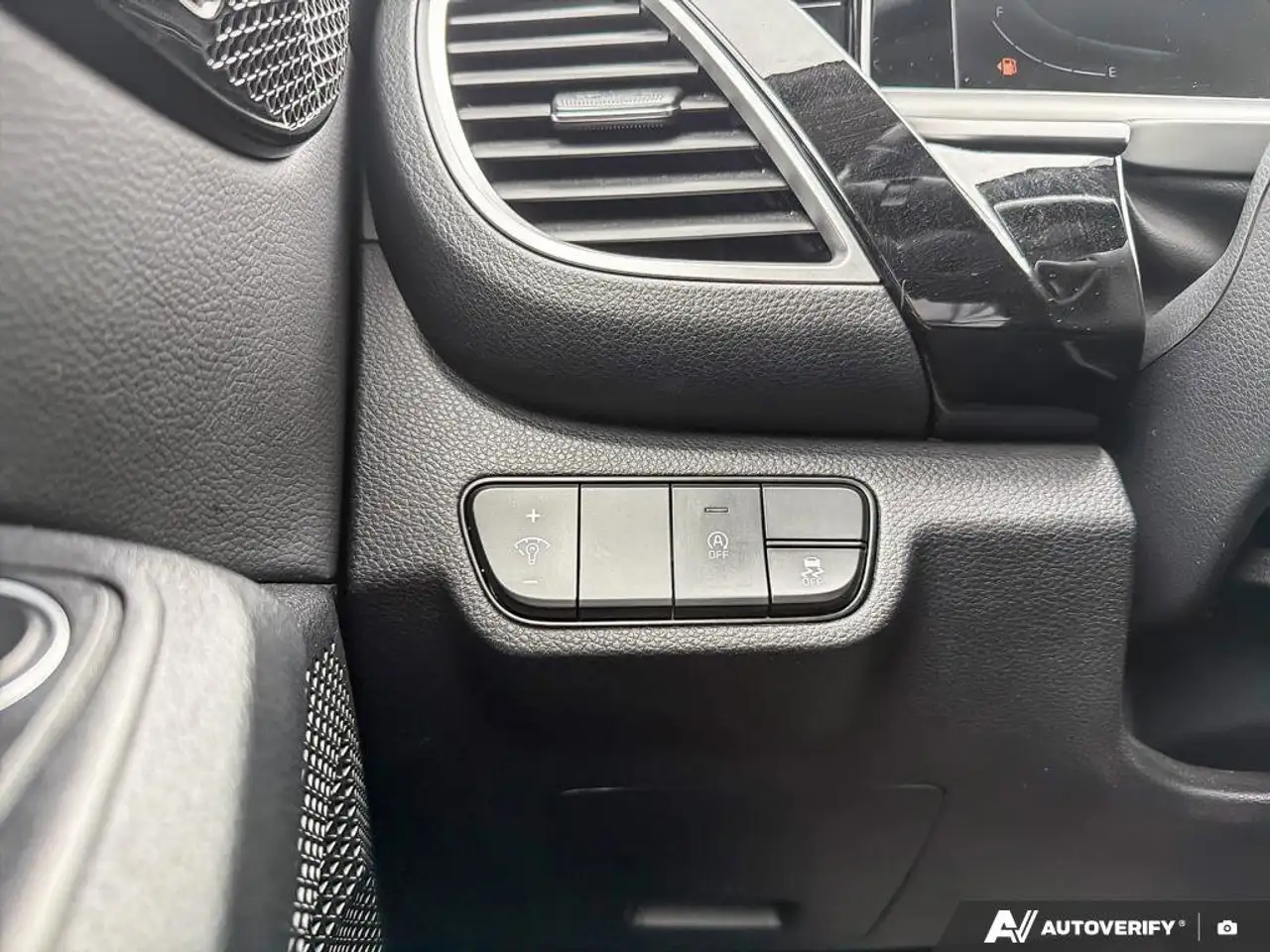 Kia Seltos снимка Kia Seltos