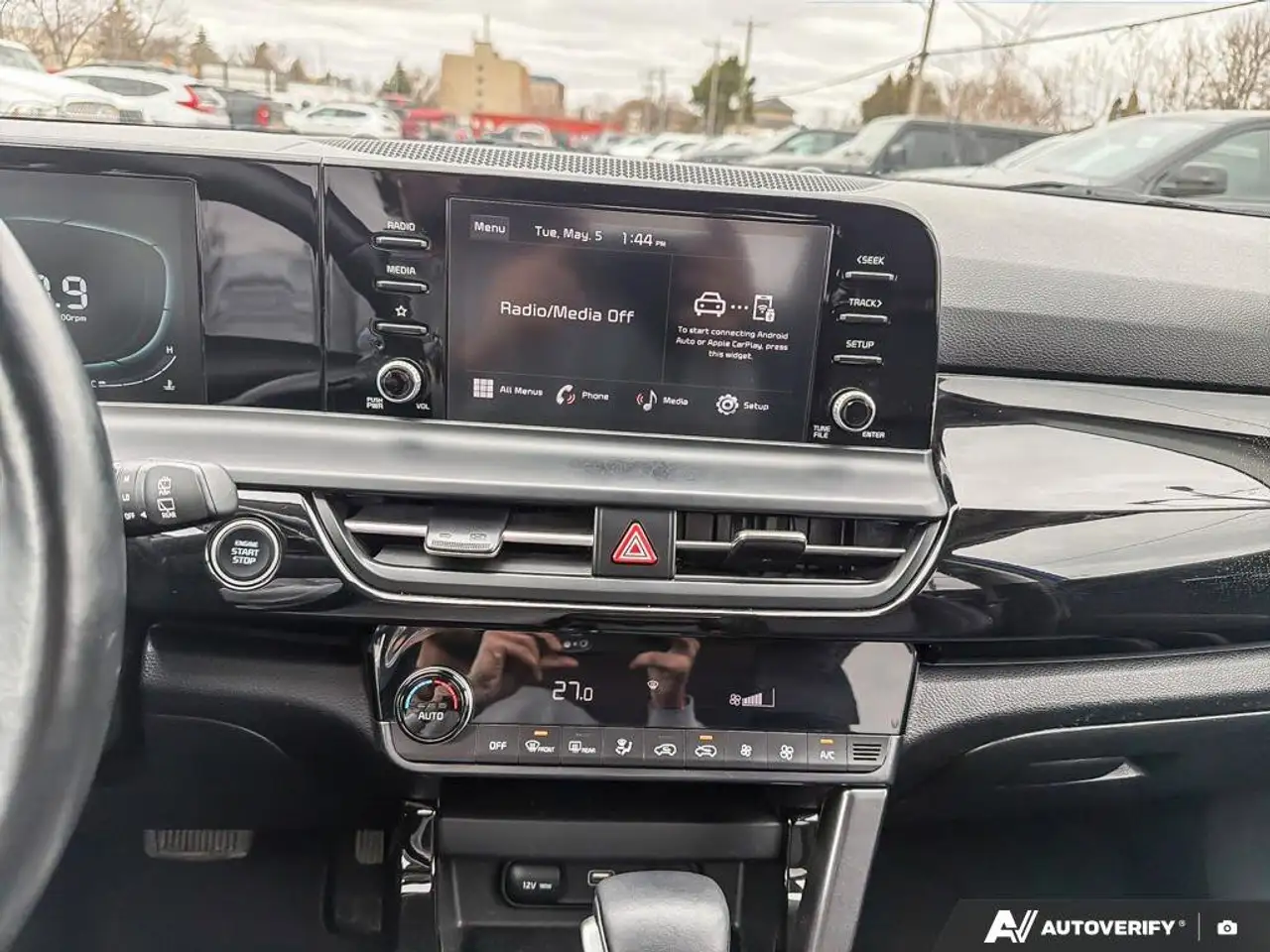 Kia Seltos снимка Kia Seltos