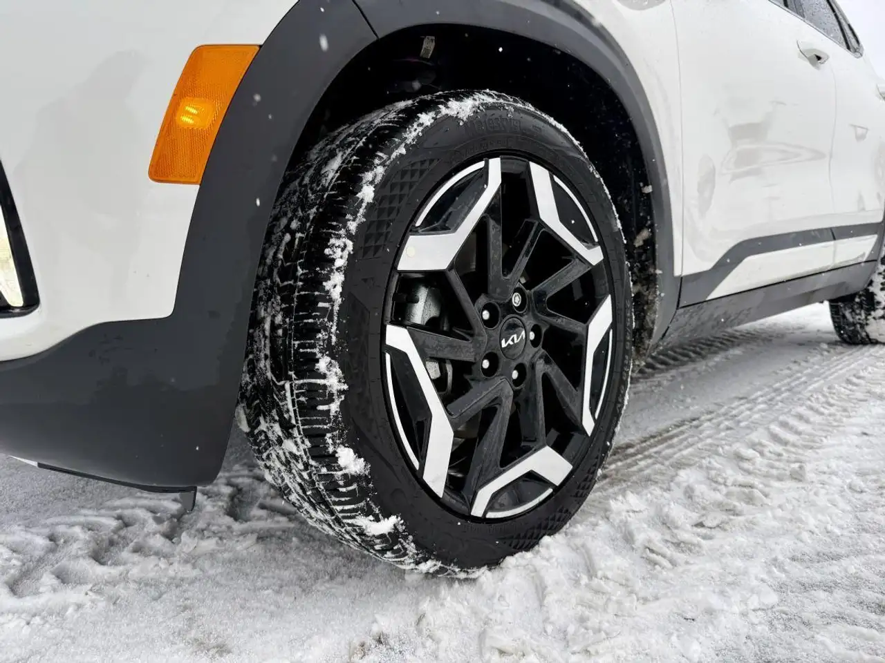 Kia Seltos снимка Kia Seltos
