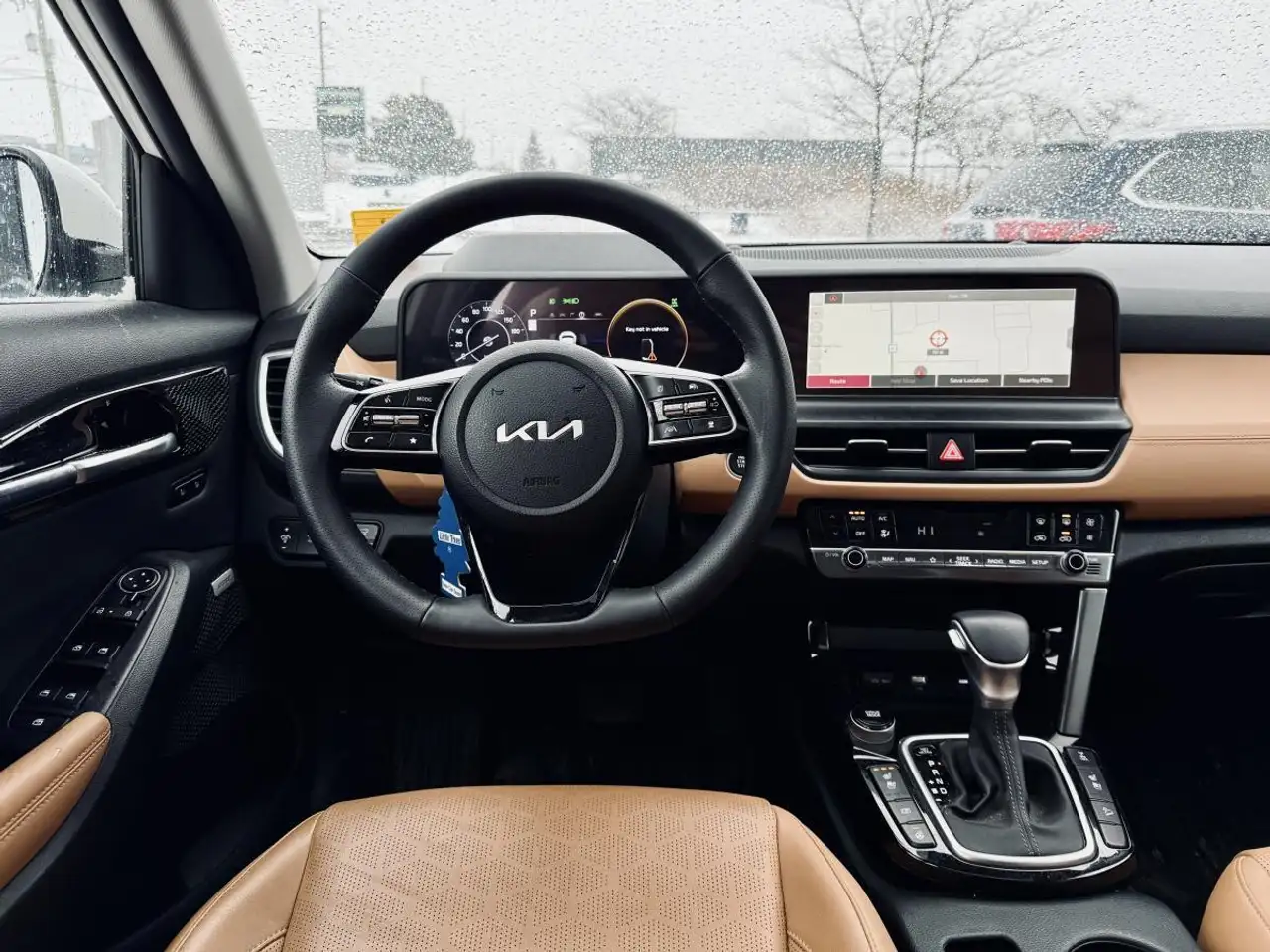 Kia Seltos снимка Kia Seltos