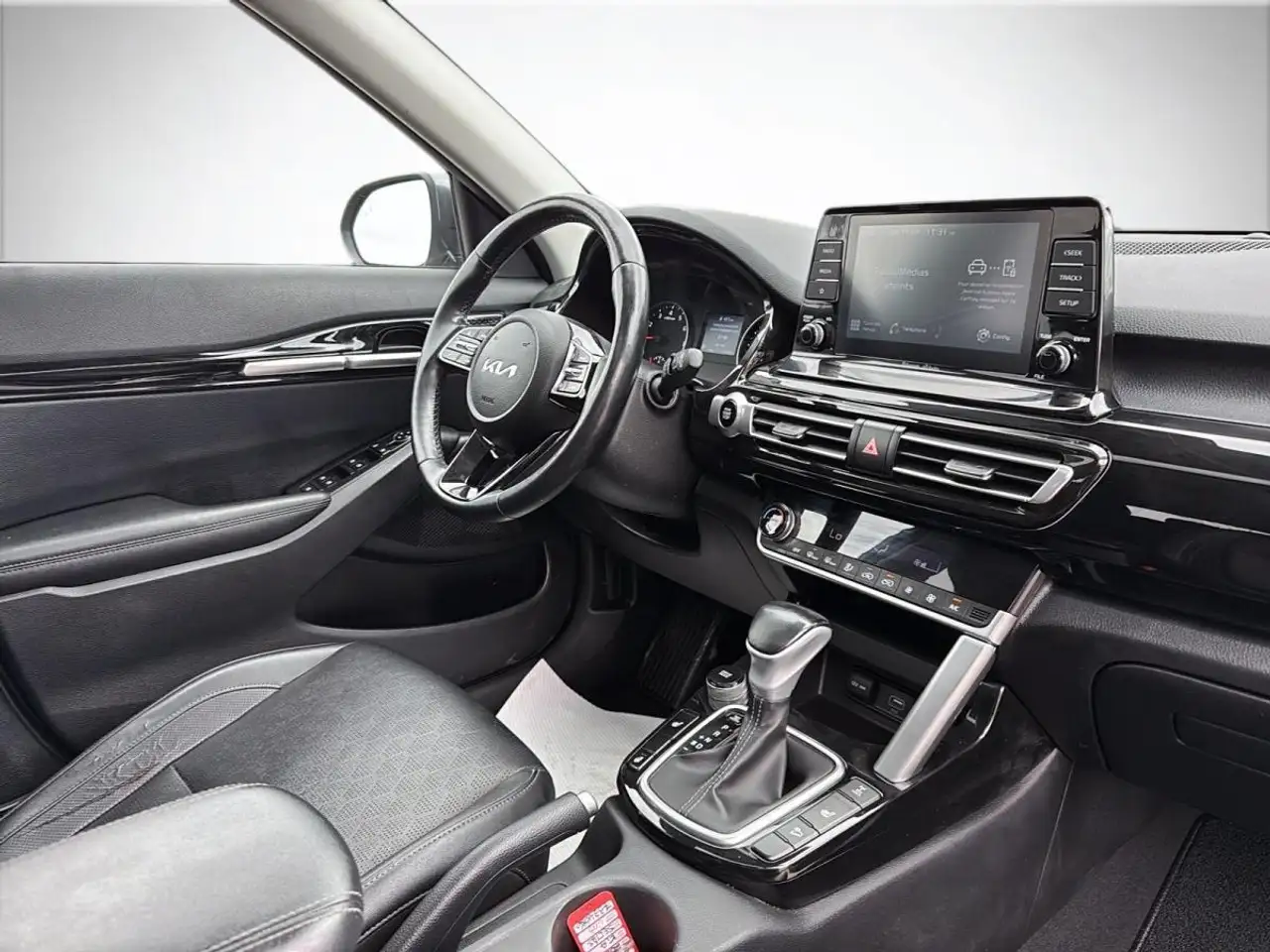Kia Seltos снимка Kia Seltos