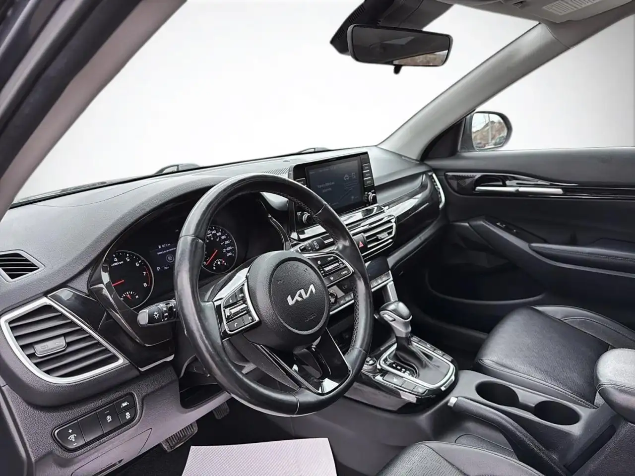 Kia Seltos снимка Kia Seltos