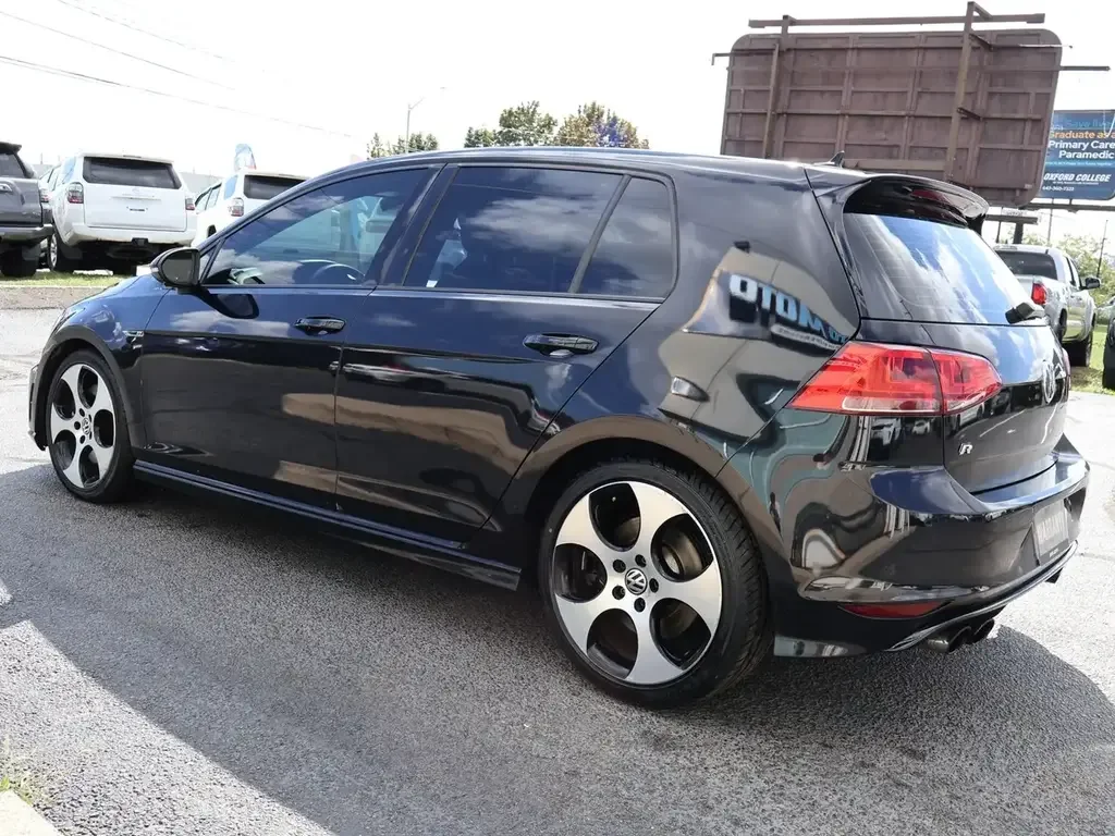 Volkswagen Golf R photo Volkswagen Golf R