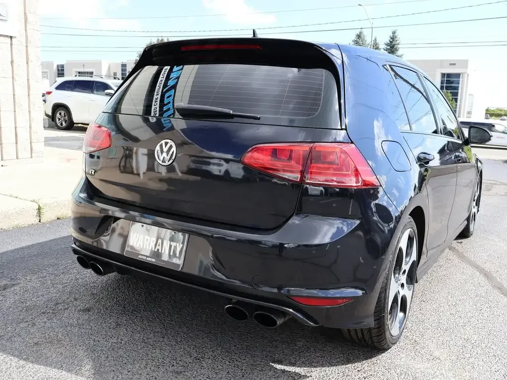 Volkswagen Golf R photo Volkswagen Golf R