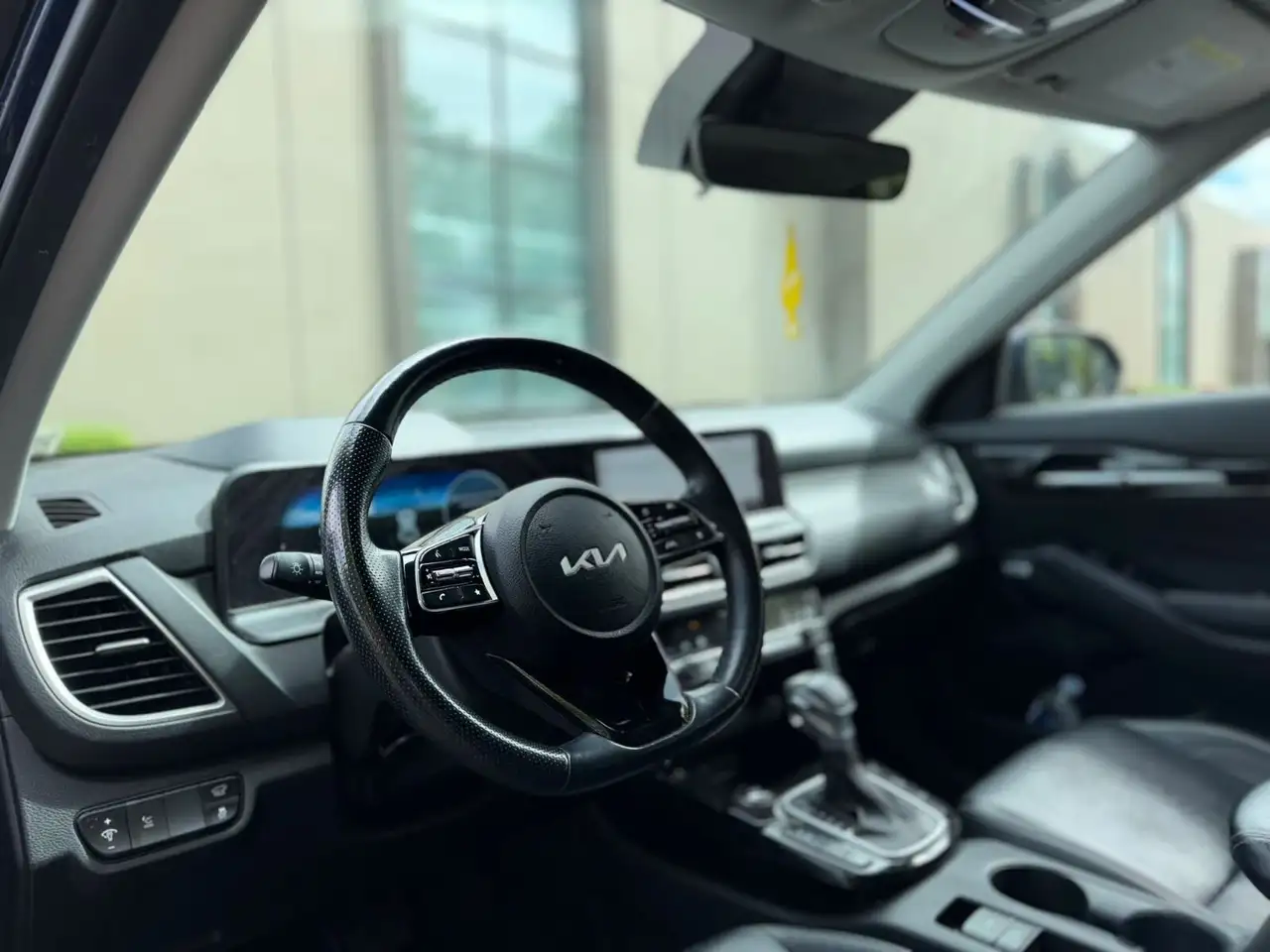 Kia Seltos снимка Kia Seltos