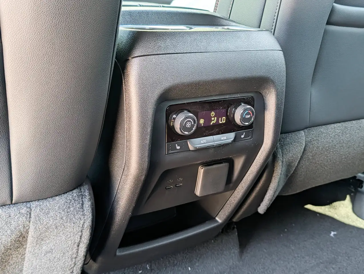 Chevrolet Traverse photo Chevrolet Traverse