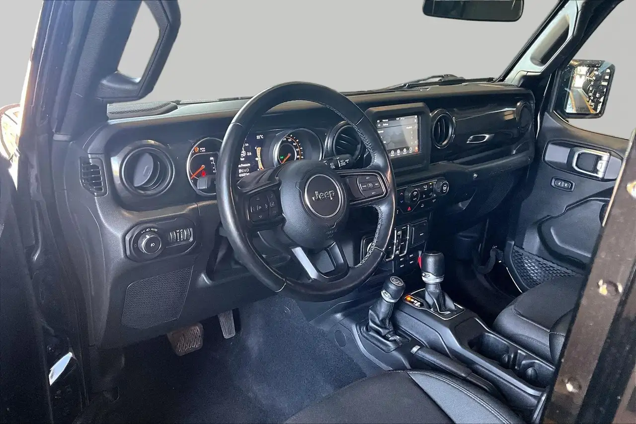Jeep Wrangler снимка Jeep Wrangler