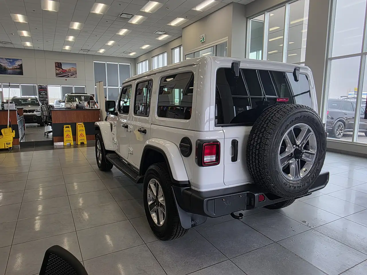 Jeep Wrangler снимка Jeep Wrangler