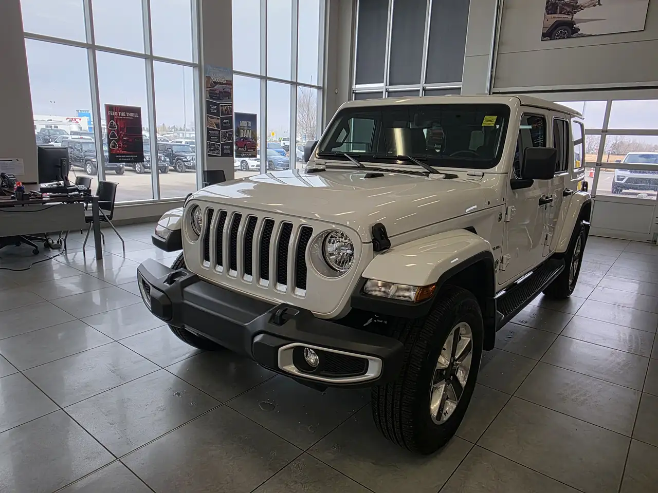 Jeep Wrangler снимка Jeep Wrangler