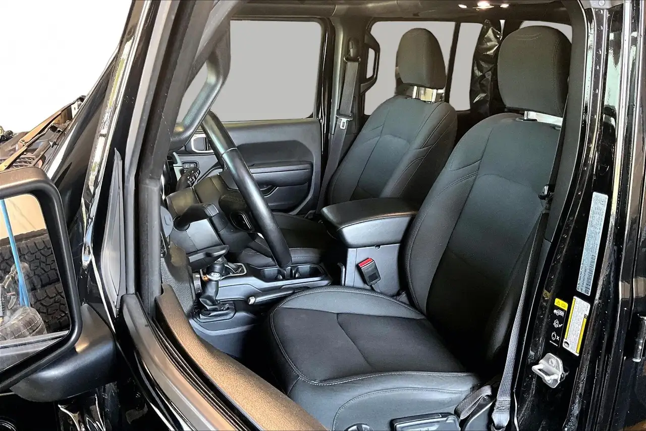 Jeep Wrangler снимка Jeep Wrangler