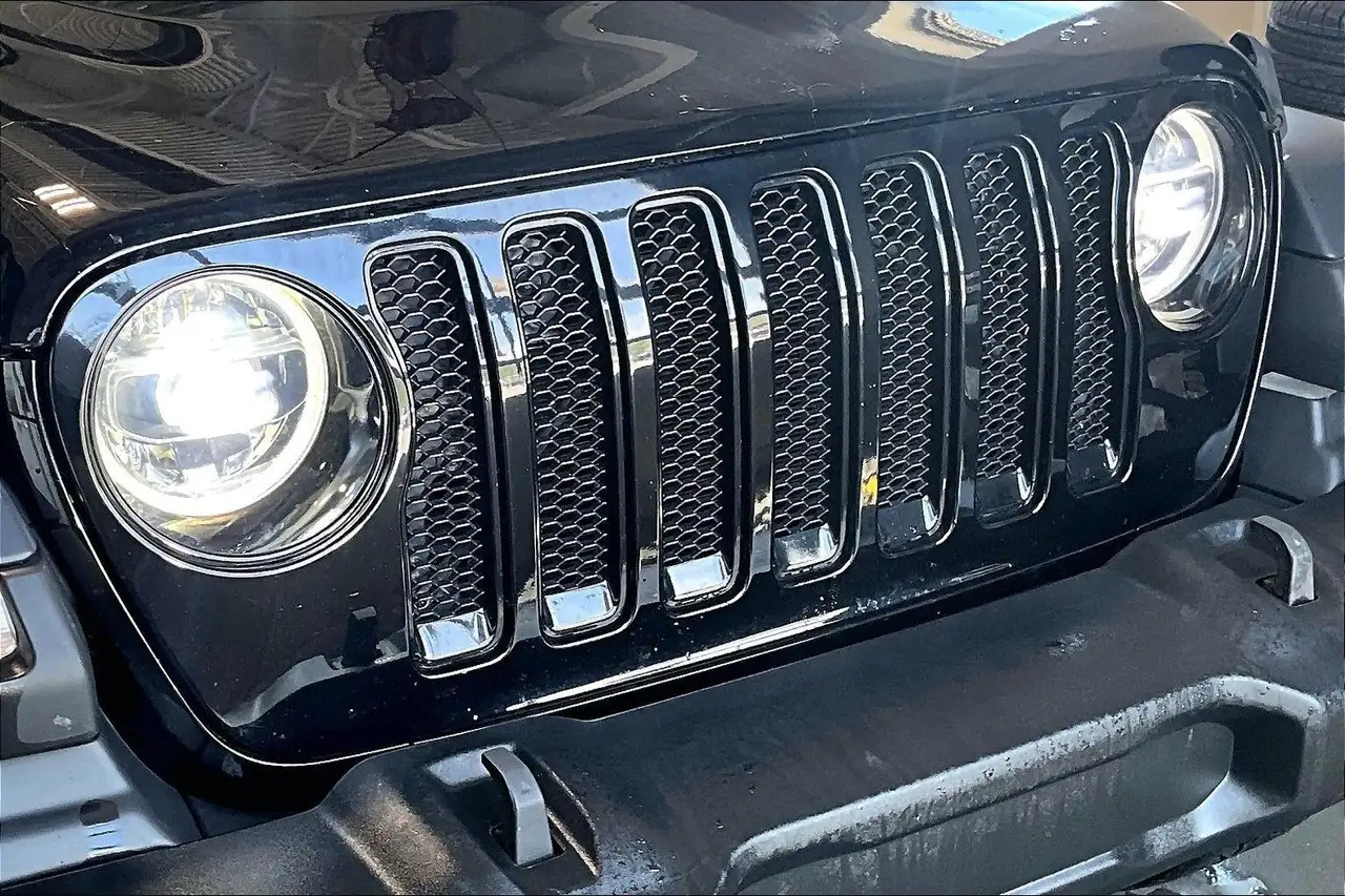Jeep Wrangler снимка Jeep Wrangler