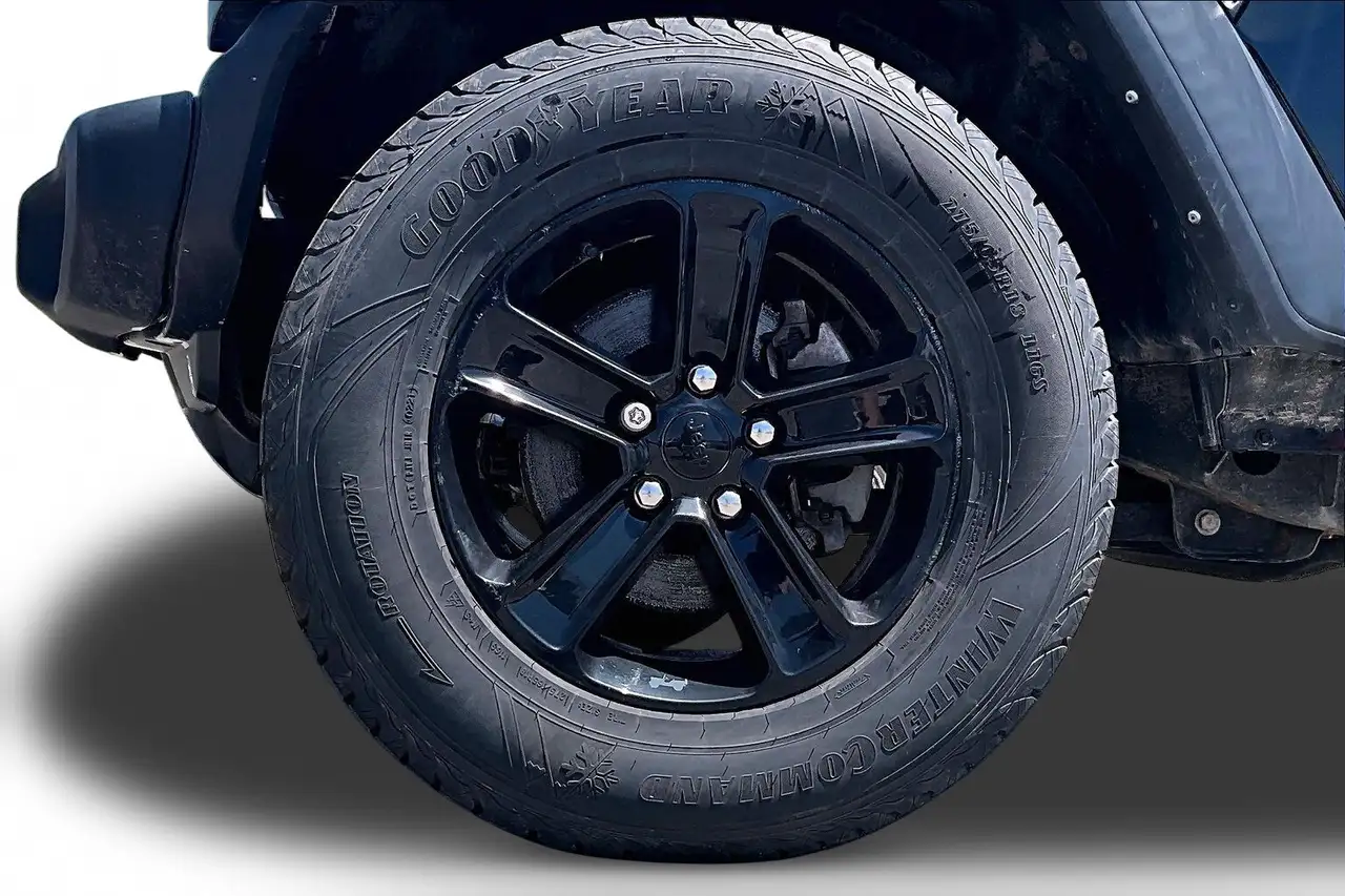 Jeep Wrangler снимка Jeep Wrangler