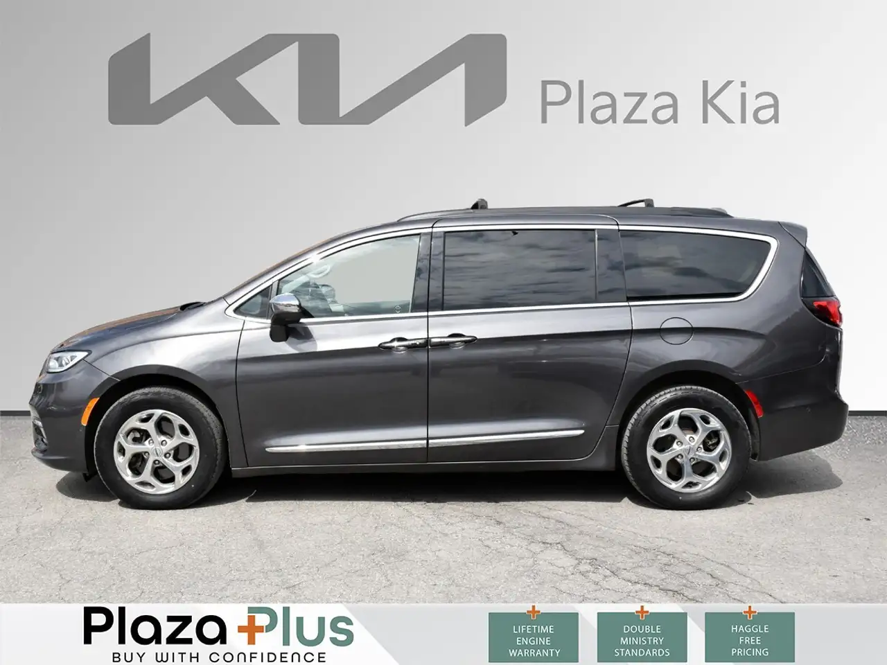 Chrysler Pacifica photo Chrysler Pacifica