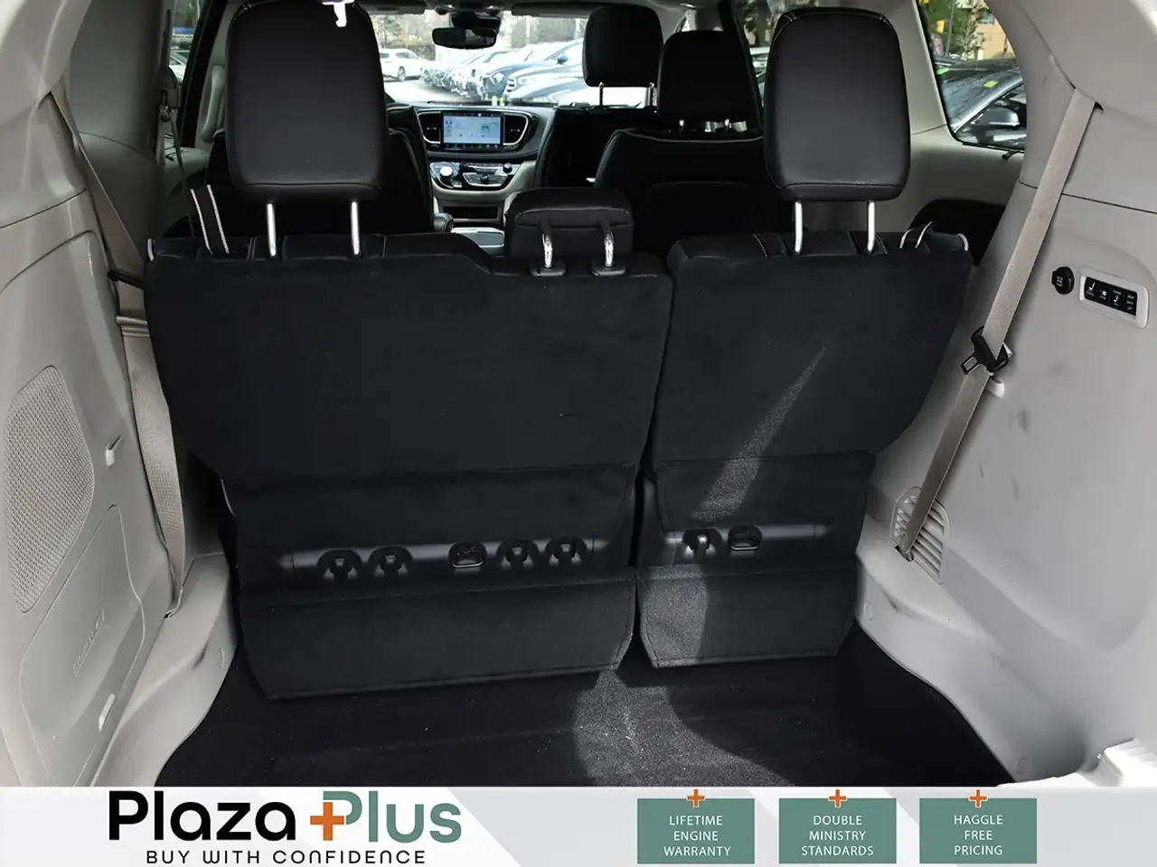 Chrysler Pacifica photo Chrysler Pacifica