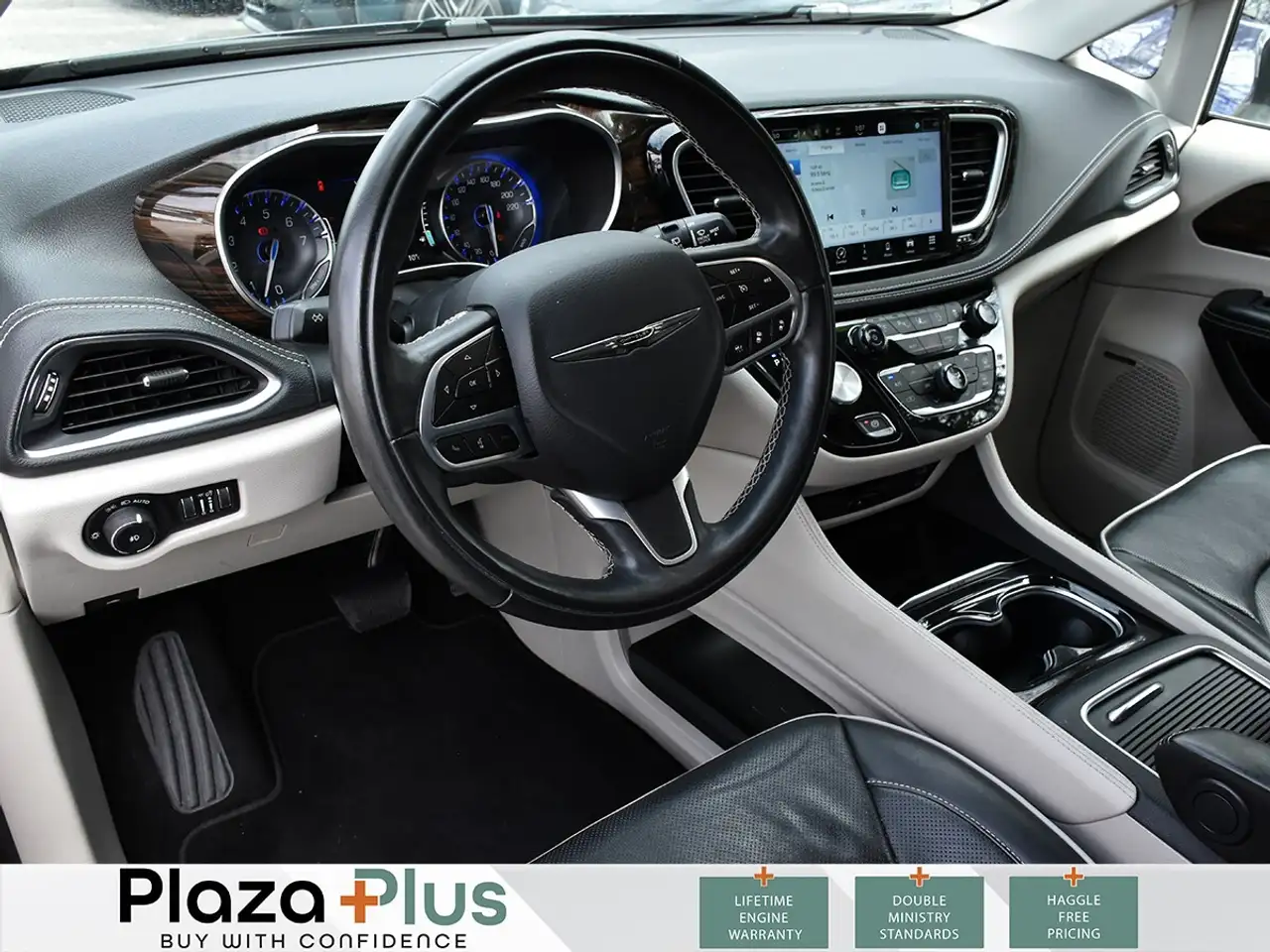 Chrysler Pacifica photo Chrysler Pacifica