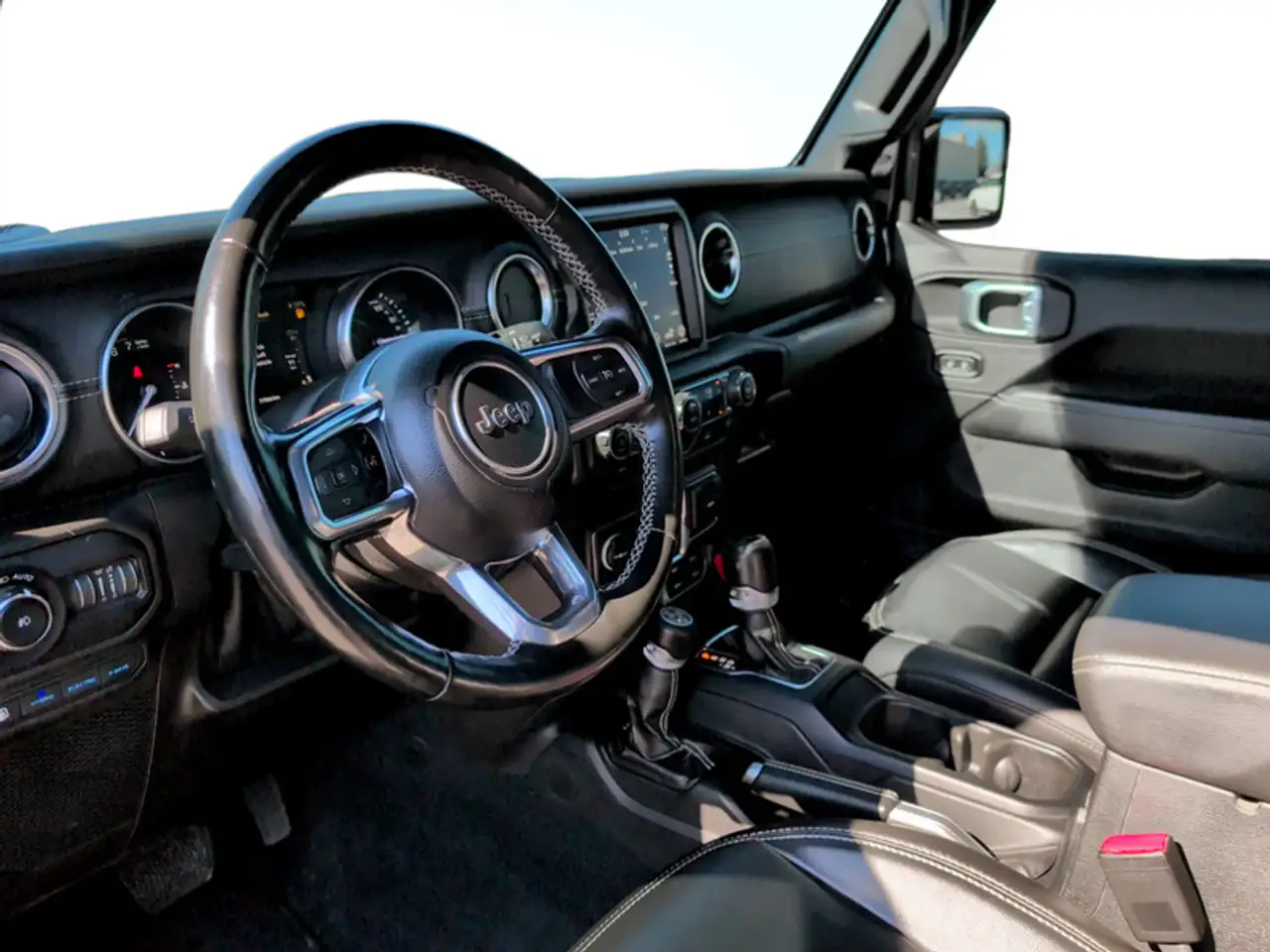 Jeep Wrangler photo Jeep Wrangler