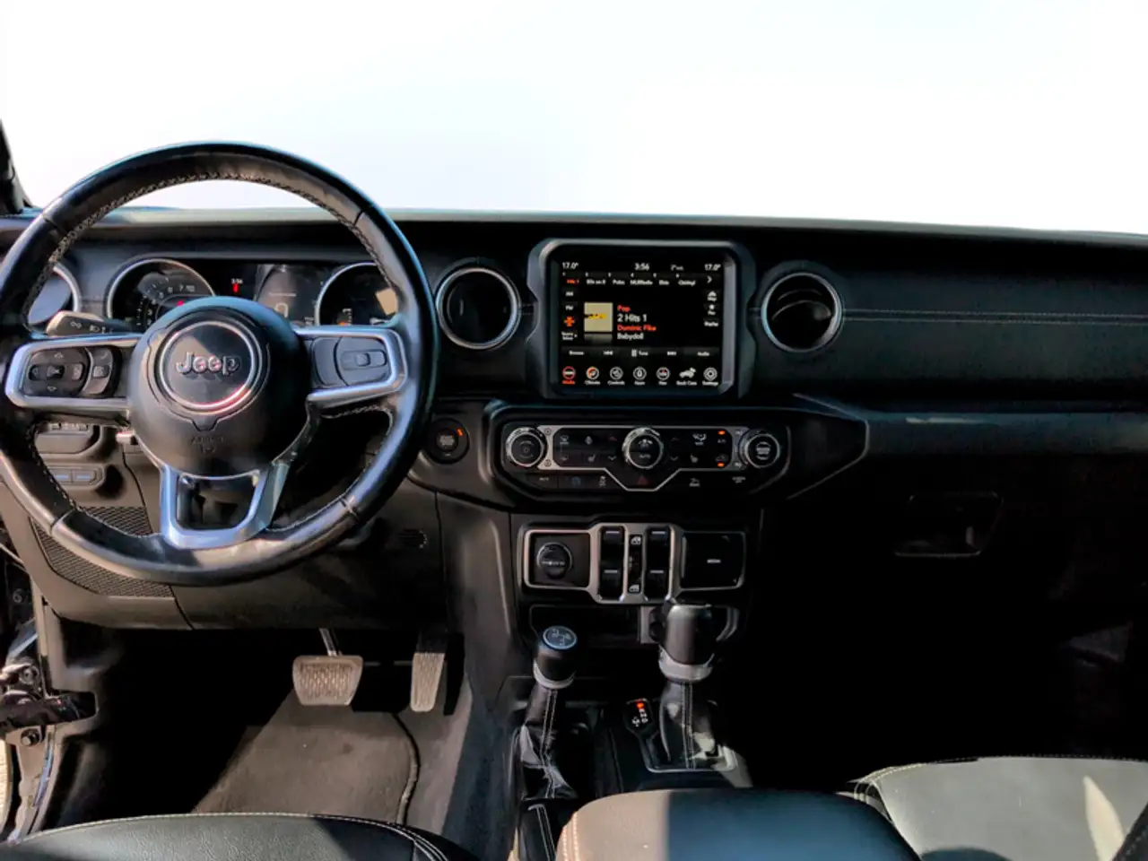 Jeep Wrangler photo Jeep Wrangler