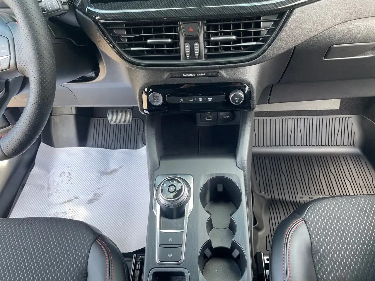 Ford Escape снимка Ford Escape