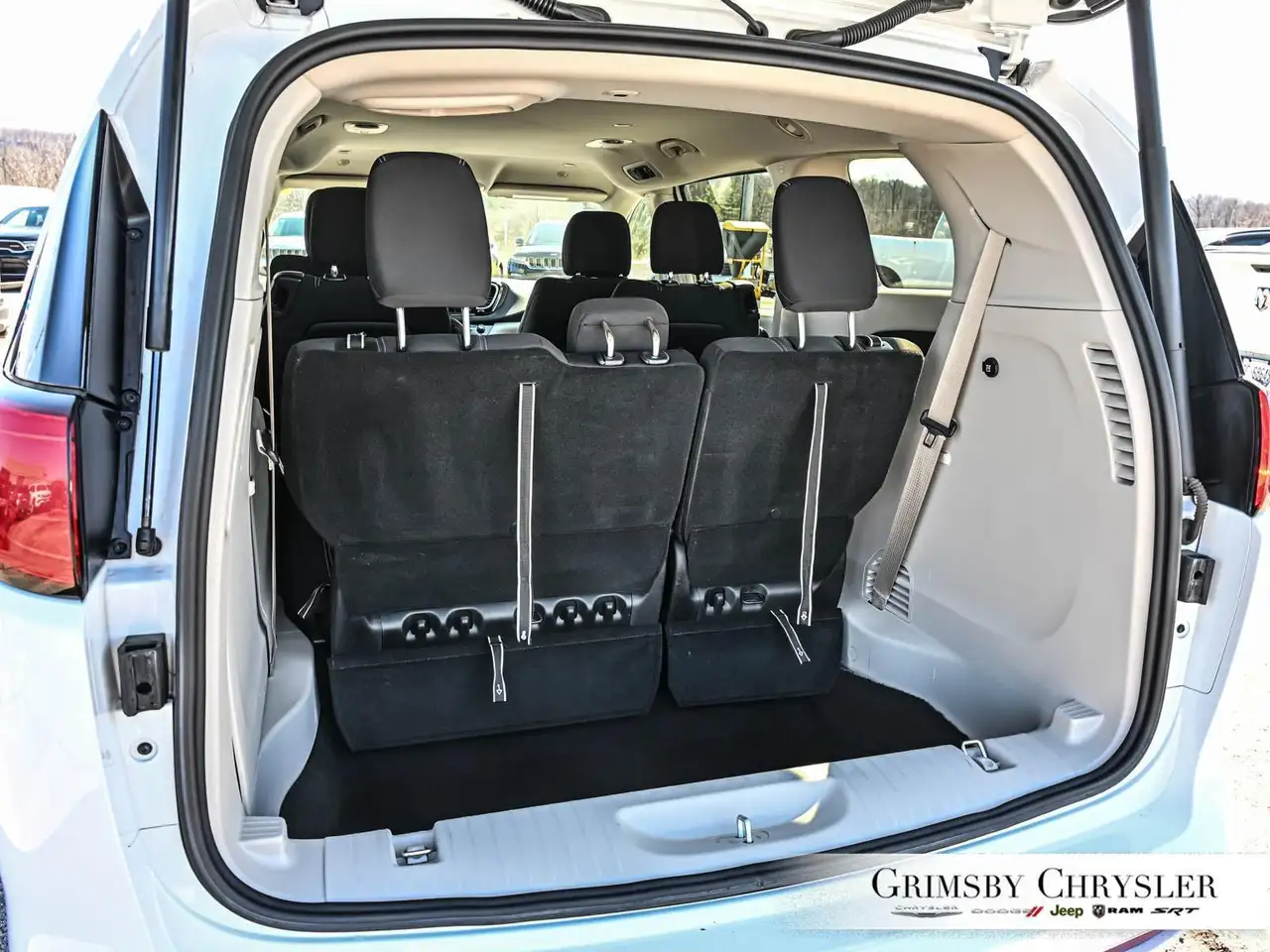 Chrysler Grand Caravan снимка Chrysler Grand Caravan