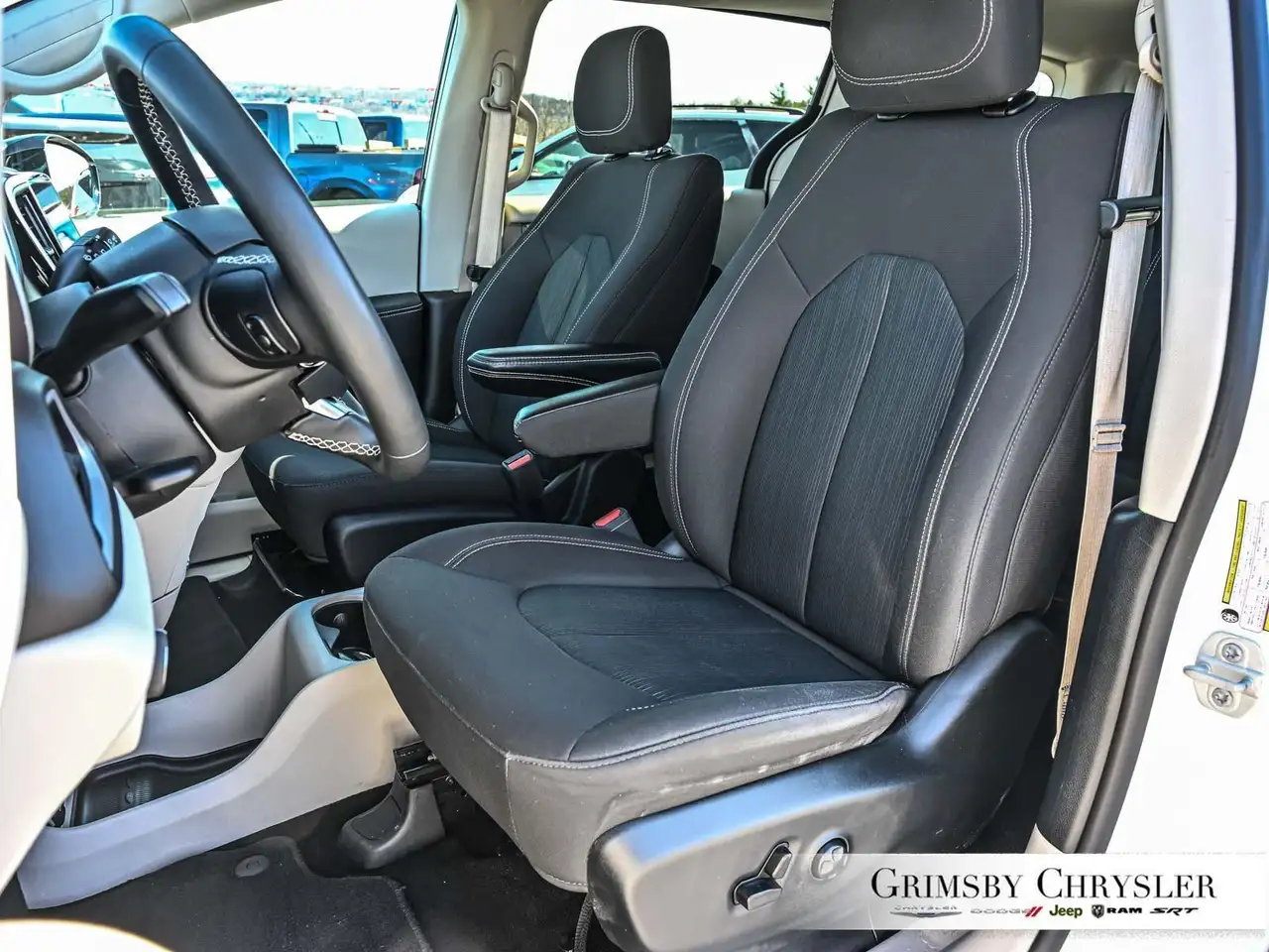 Chrysler Grand Caravan снимка Chrysler Grand Caravan