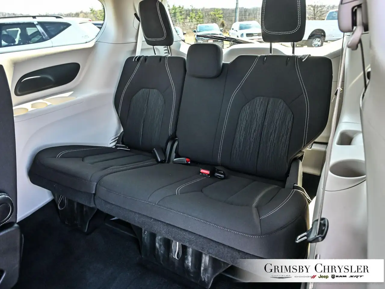 Chrysler Grand Caravan снимка Chrysler Grand Caravan